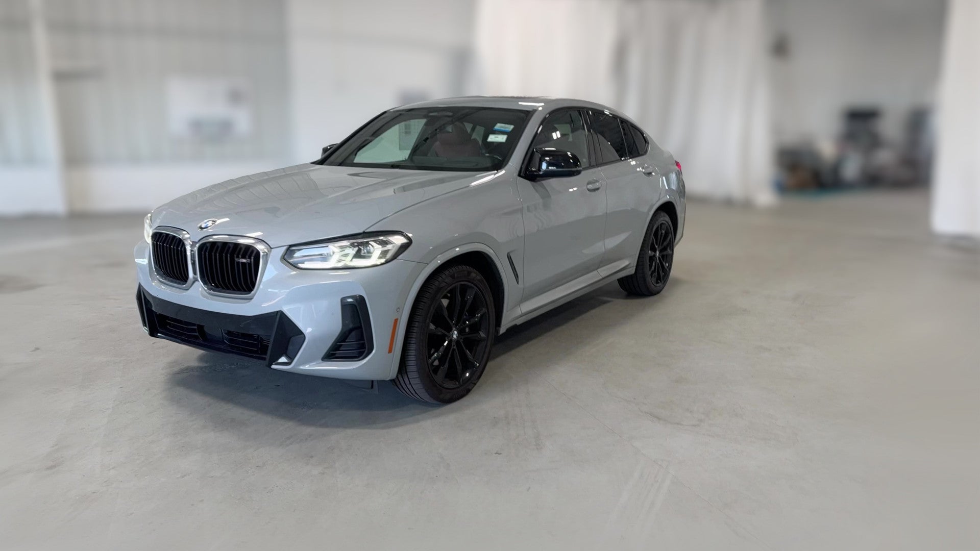 2022 BMW X4 vehicle photo