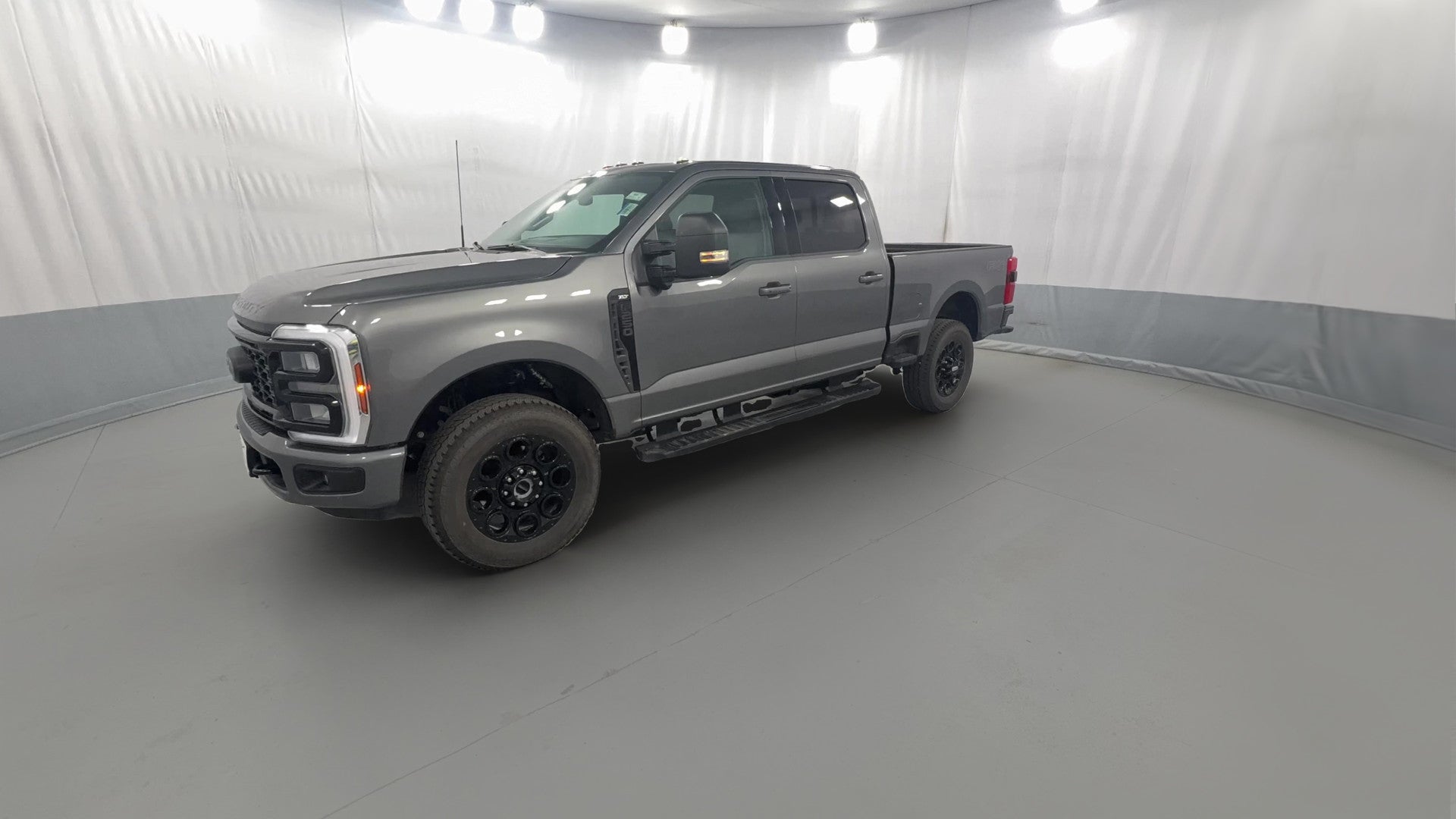 2025 Ford F250 Super Duty Crew Cab vehicle photo