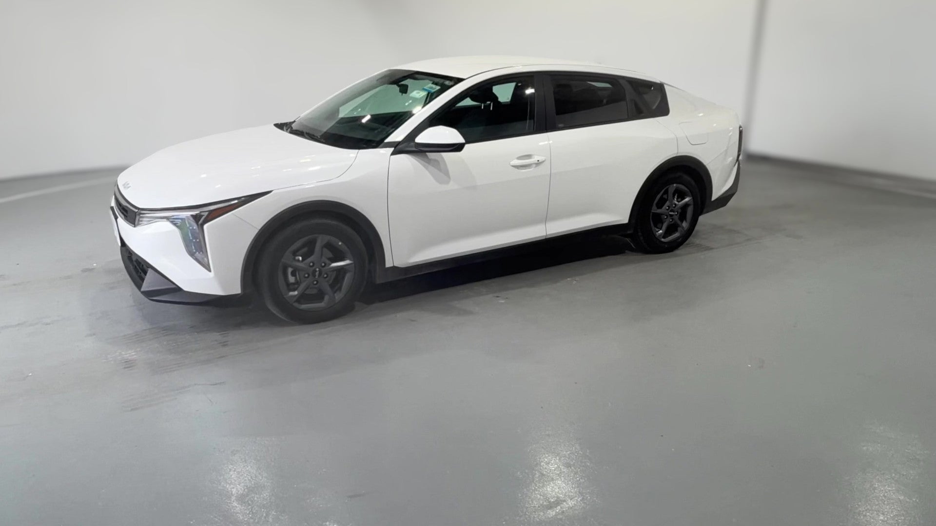 2025 Kia K4 vehicle photo