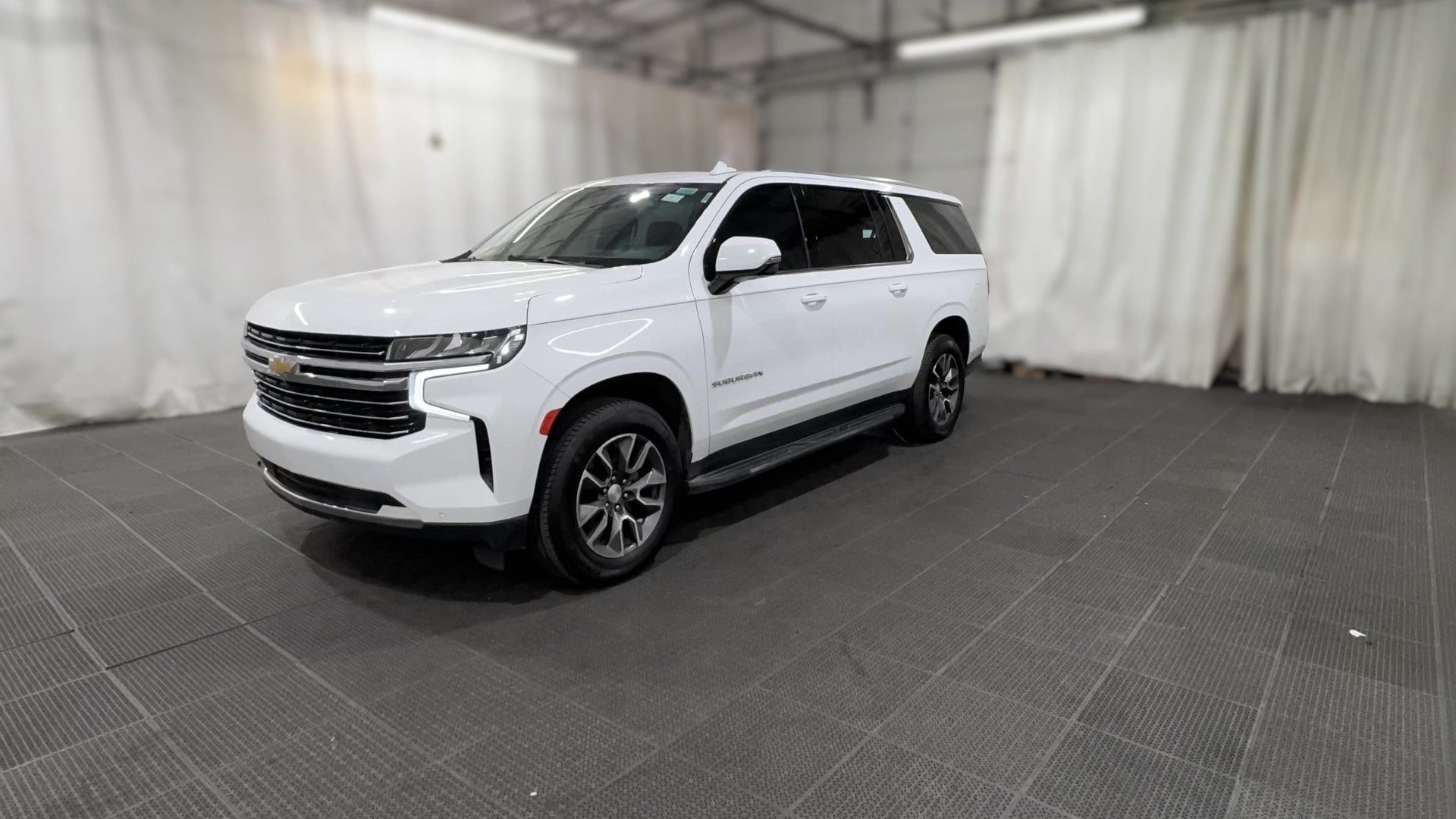 2021 Chevrolet Suburban vehicle photo