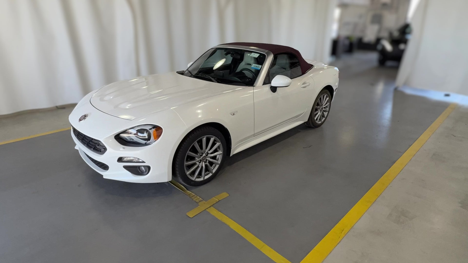 2018 FIAT 124 Spider vehicle photo