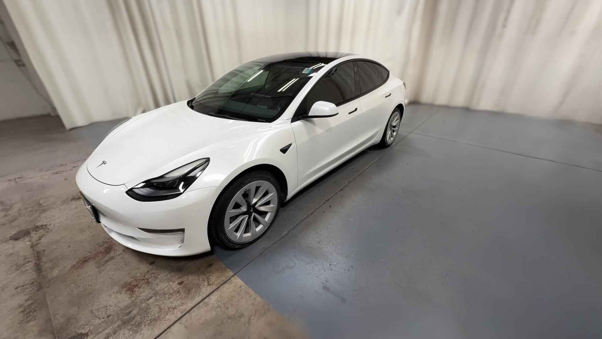 2022 Tesla Model 3 vehicle photo