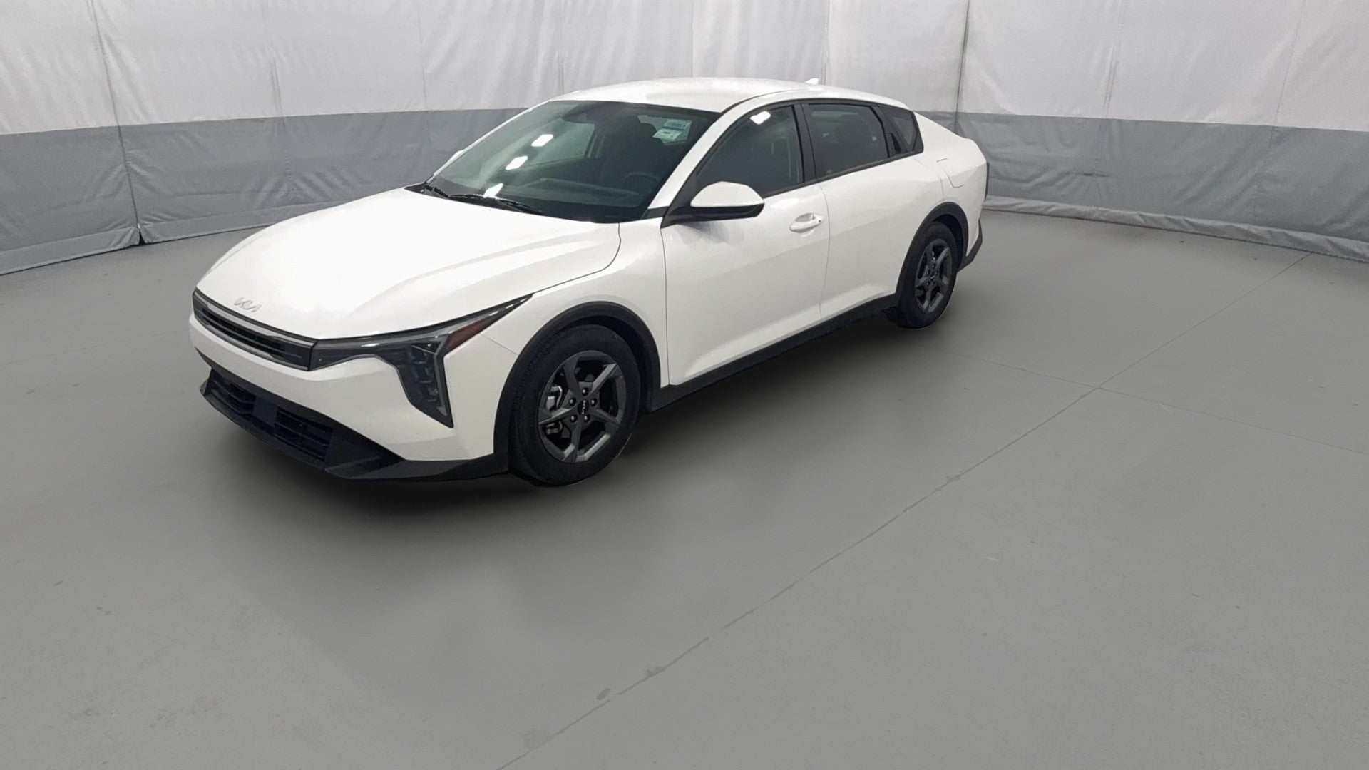 2025 Kia K4 vehicle photo