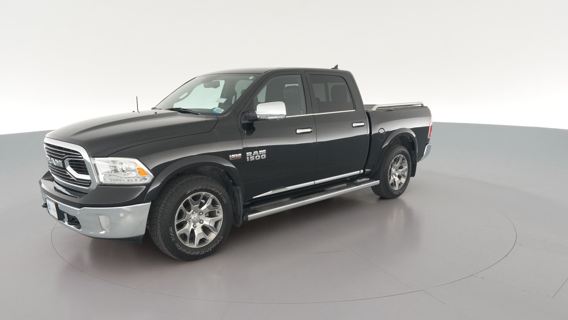 2018 Ram 1500 Crew Cab vehicle photo