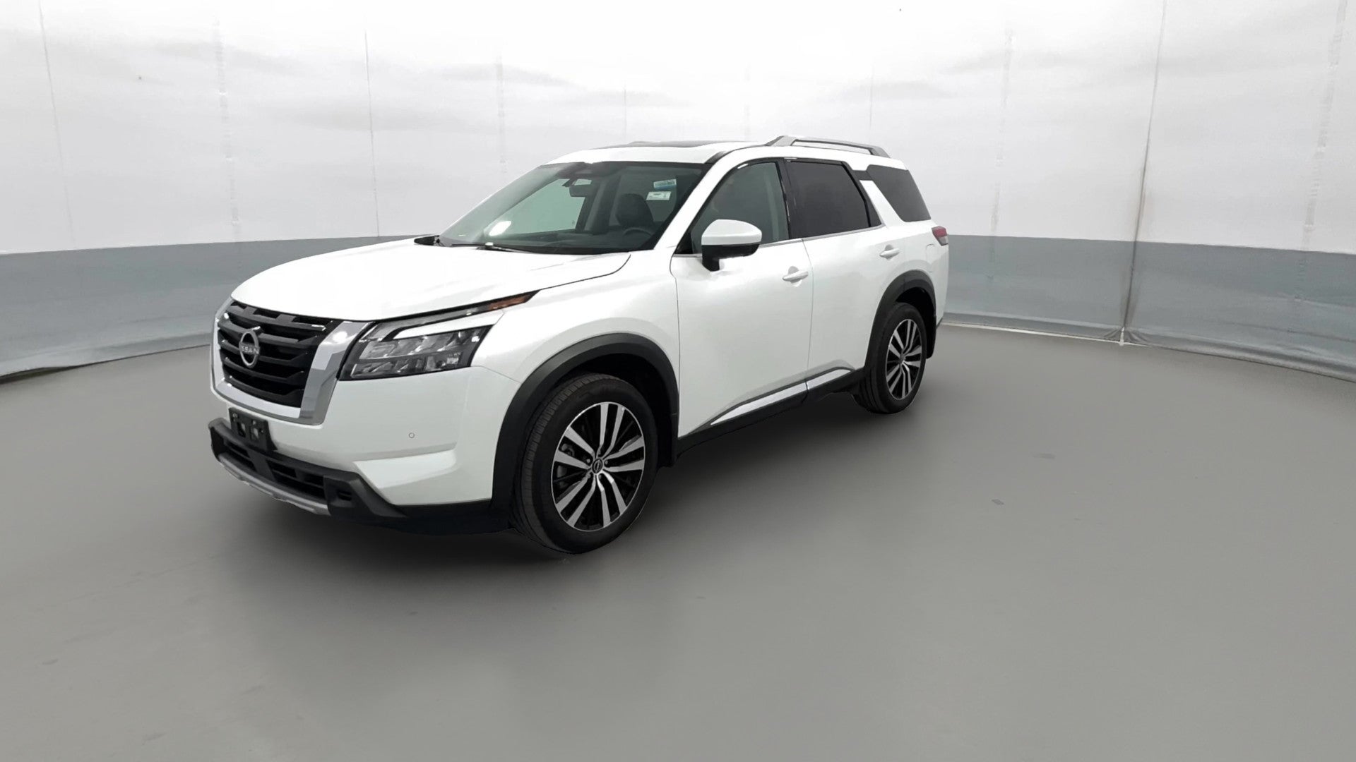 2025 Nissan Pathfinder vehicle photo