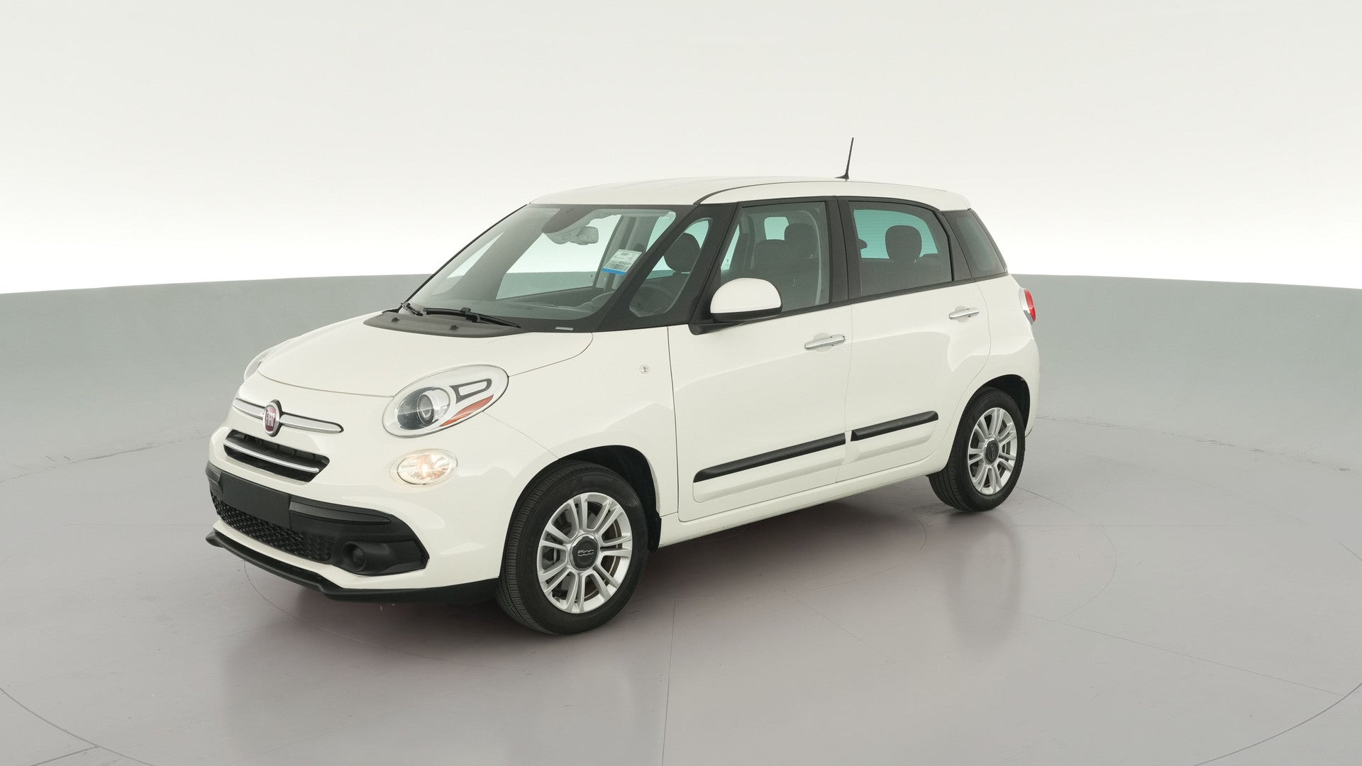 2018 FIAT 500L vehicle photo