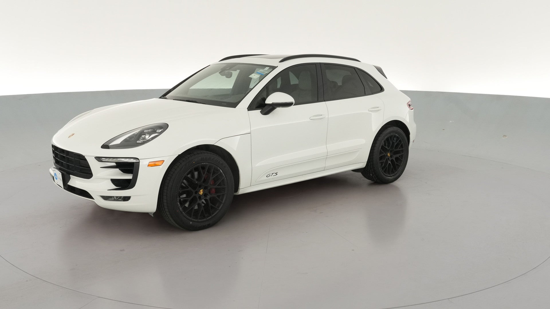 2018 Porsche Macan vehicle photo