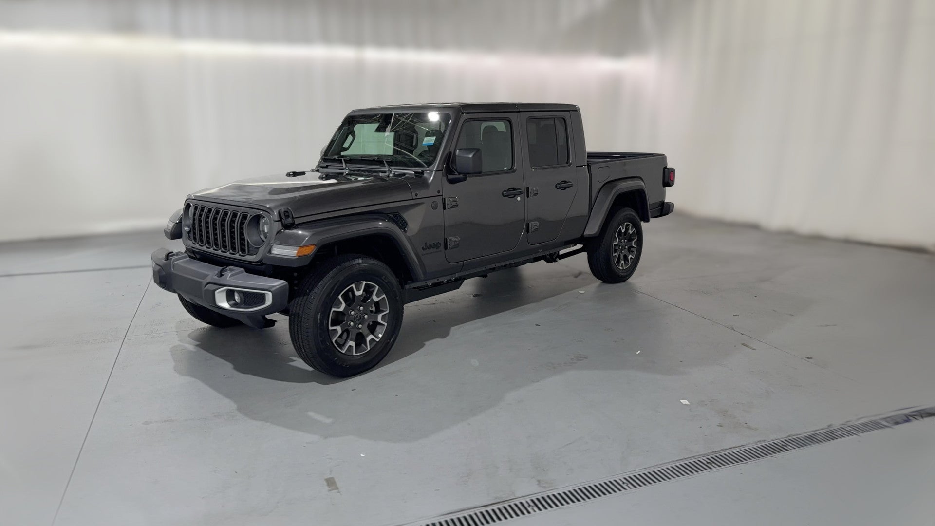2026 Jeep Gladiator vehicle photo