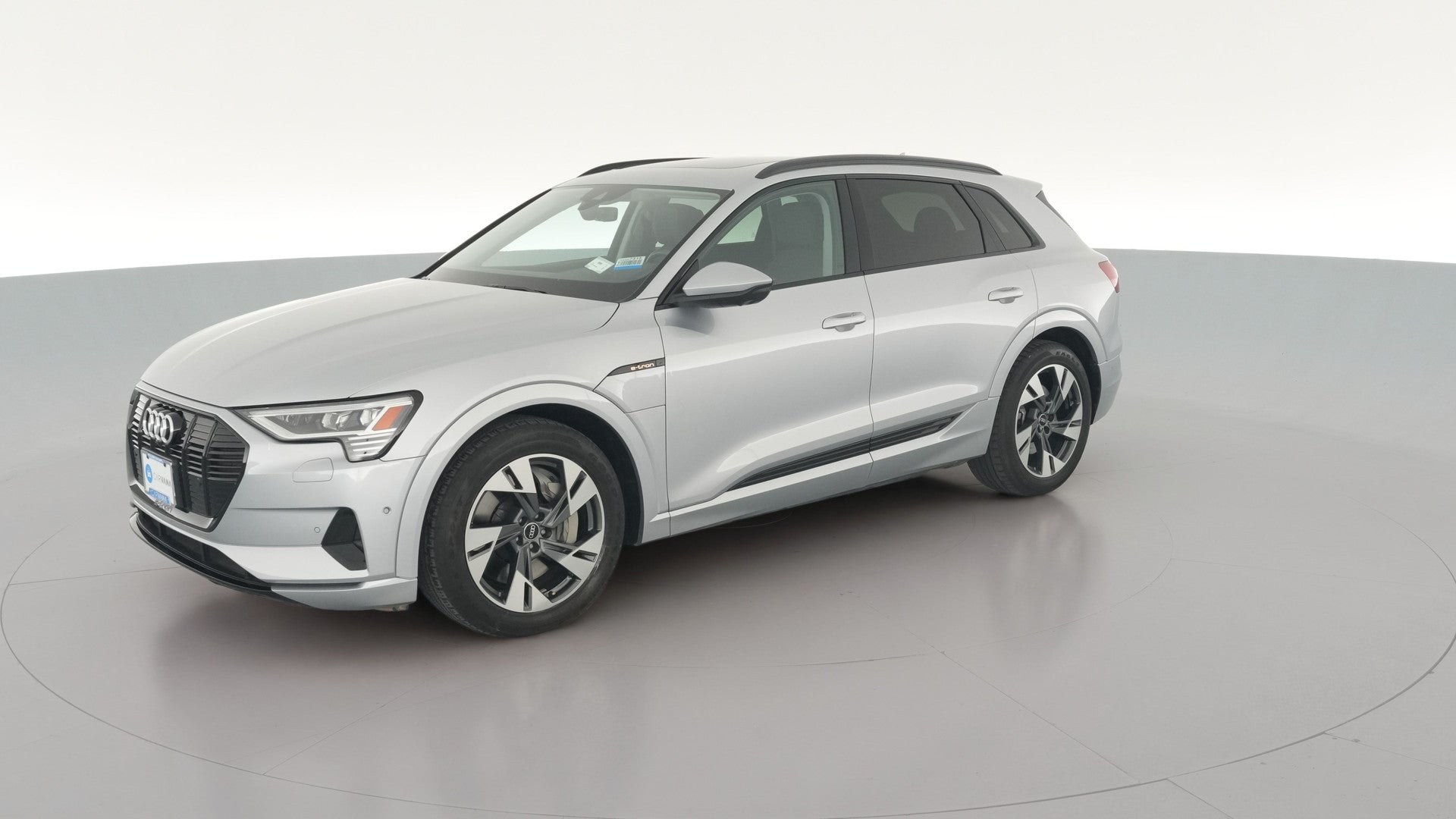 2021 Audi e-tron vehicle photo