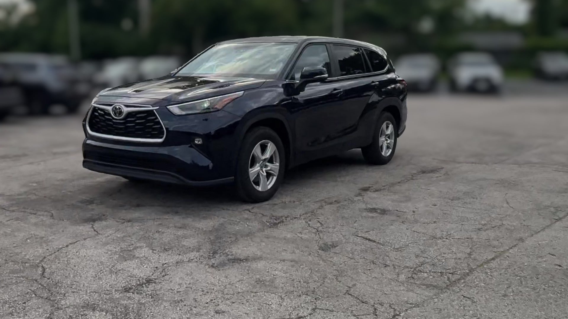 2025 Toyota Highlander vehicle photo