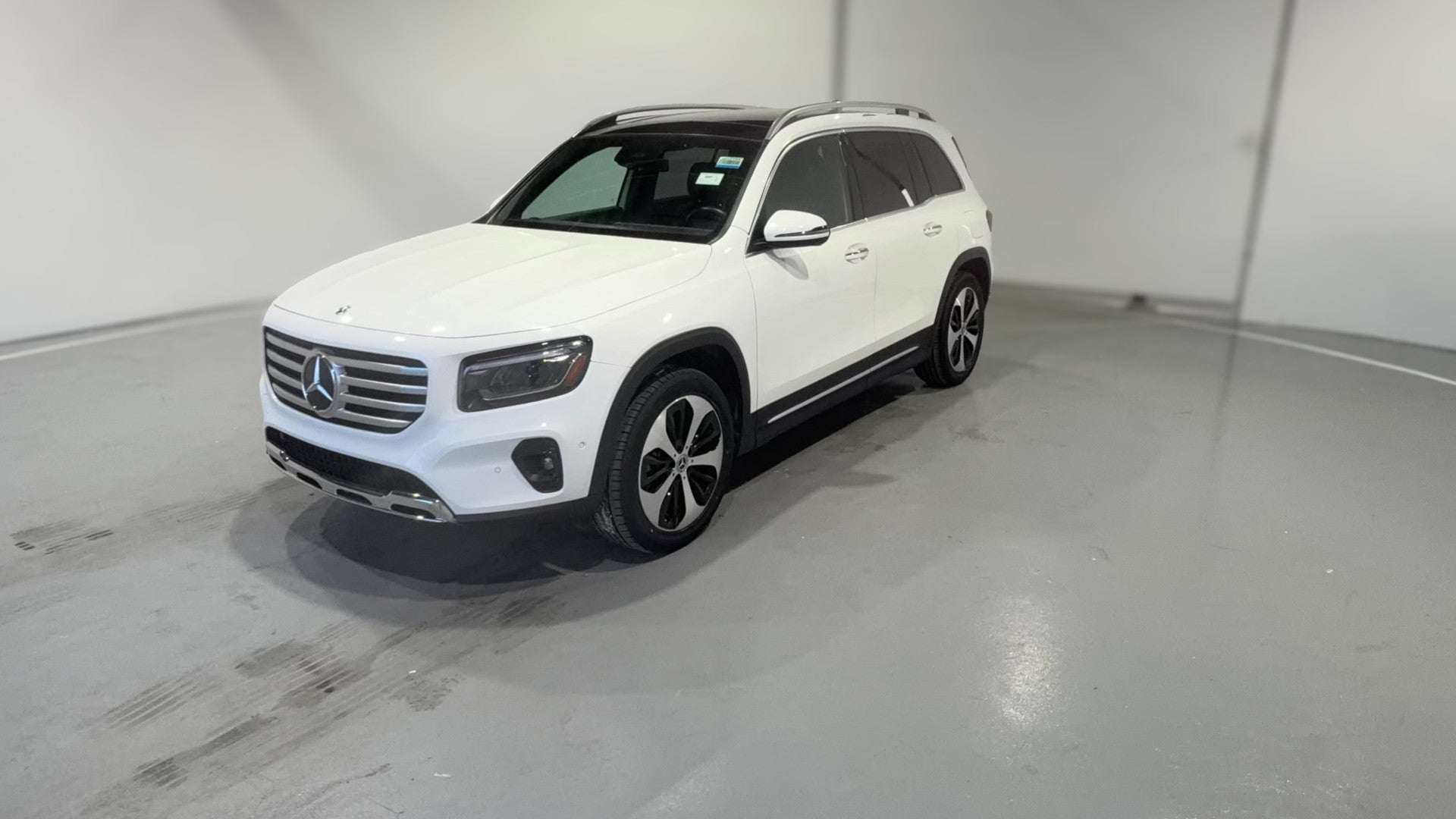 2025 Mercedes-Benz GLB vehicle photo