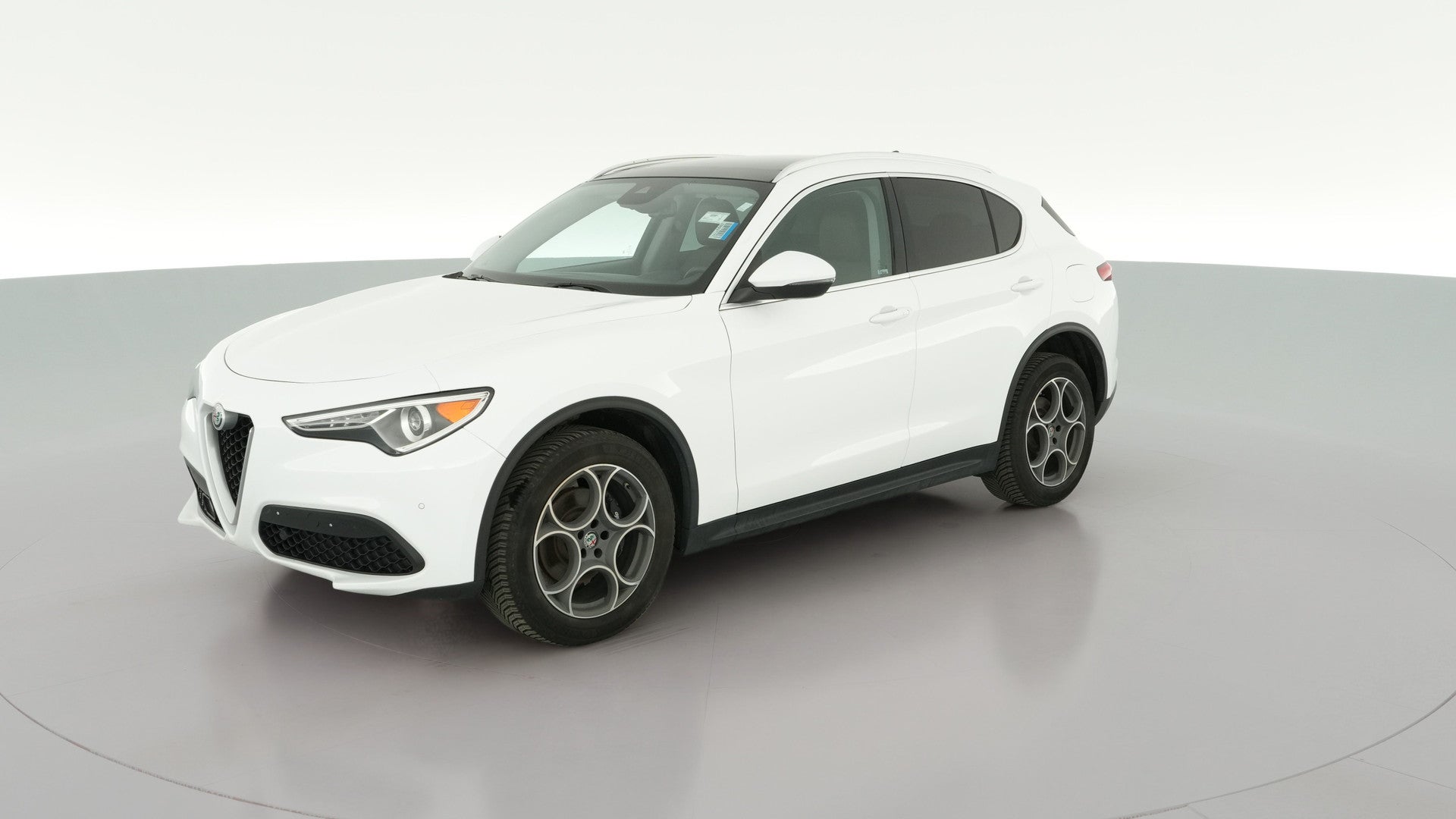 2018 Alfa Romeo Stelvio vehicle photo