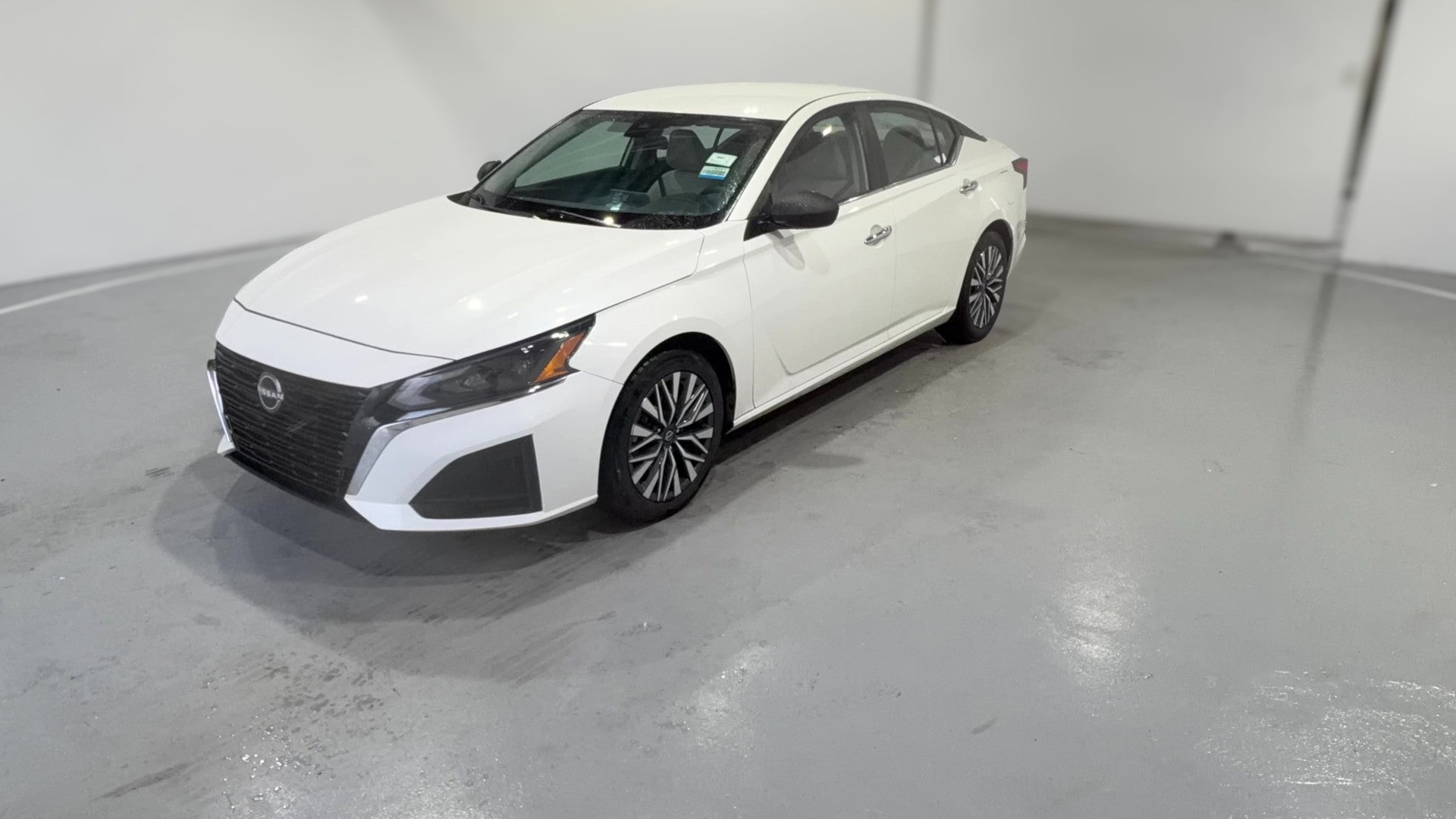 2025 Nissan Altima vehicle photo