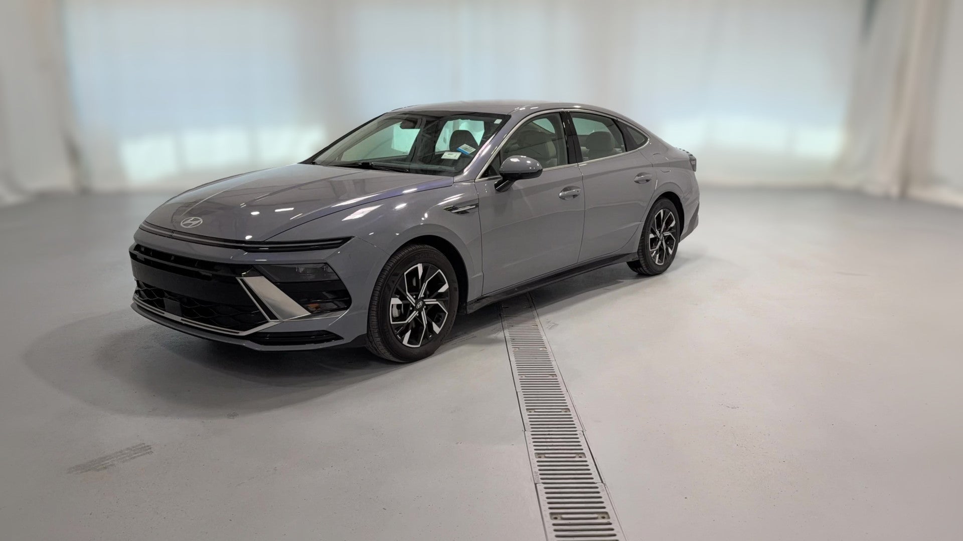 2025 Hyundai Sonata vehicle photo