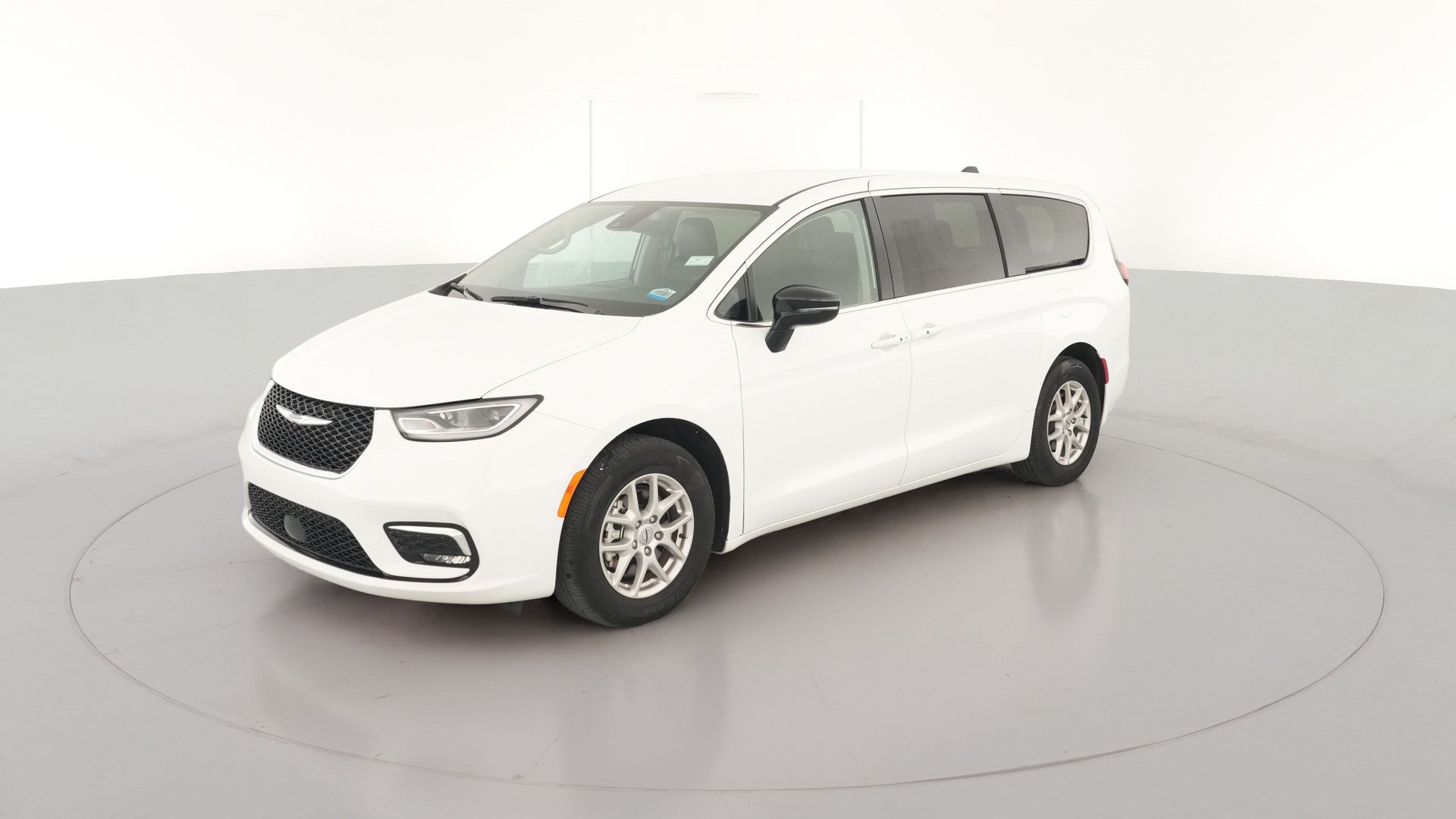 2024 Chrysler Pacifica vehicle photo