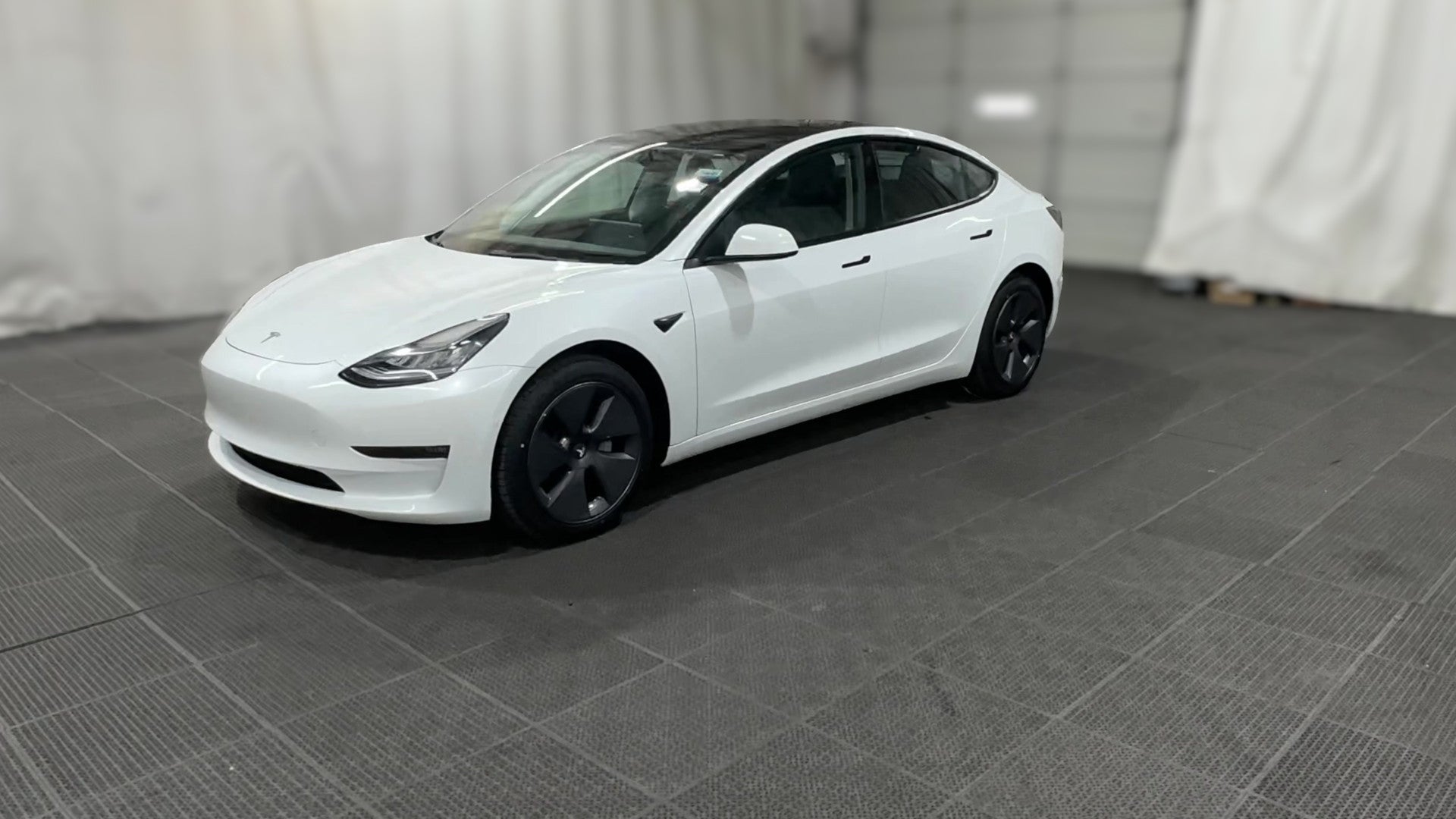 2022 Tesla Model 3 vehicle photo