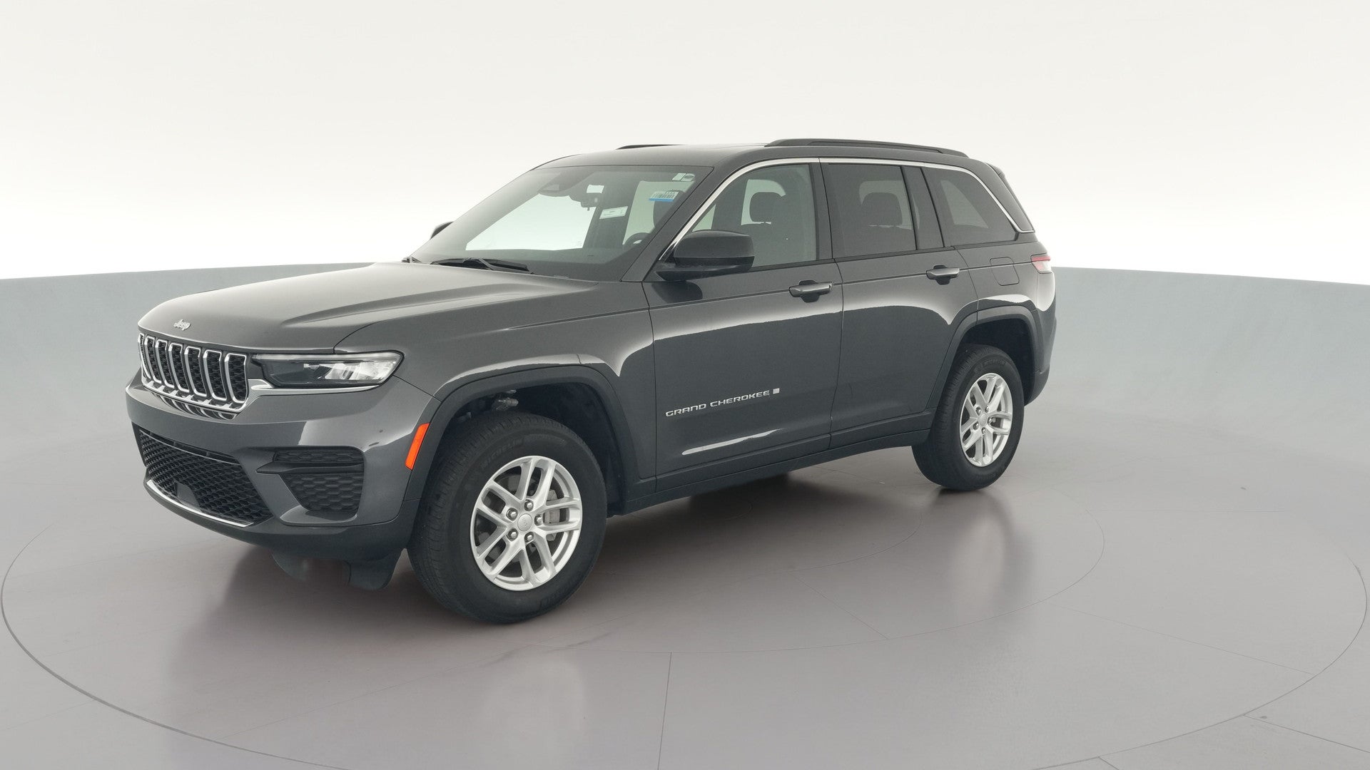 2025 Jeep Grand Cherokee vehicle photo