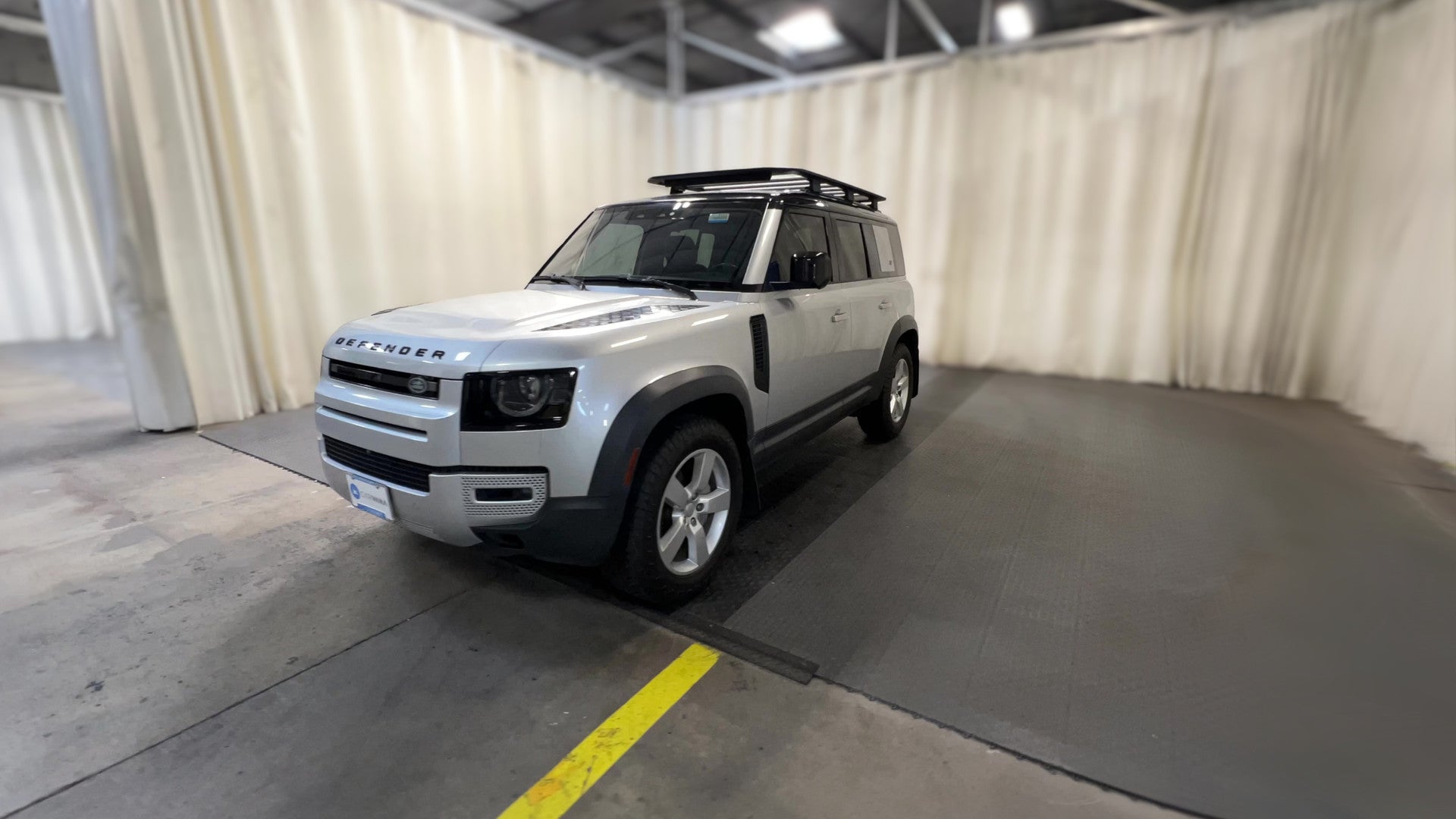 2020 Land Rover Defender 110 vehicle photo