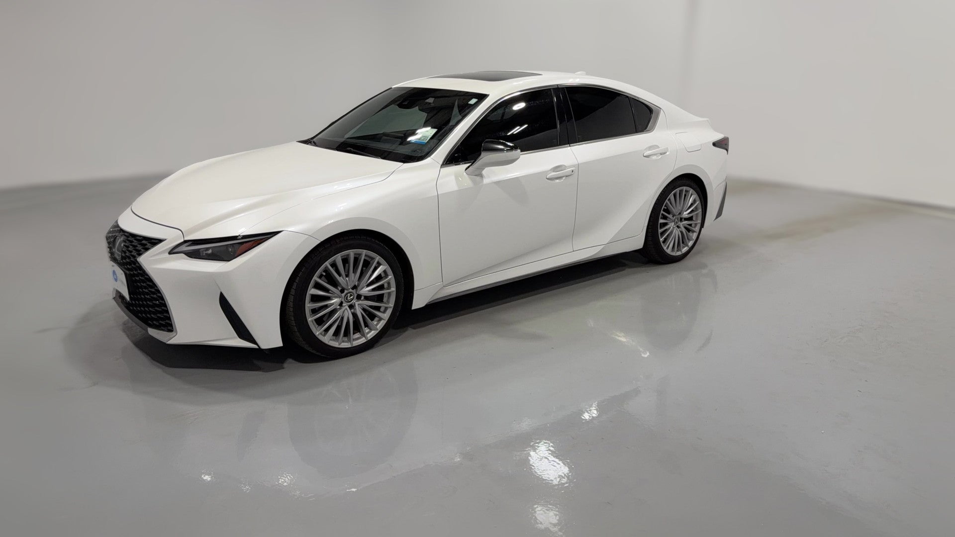 2022 Lexus IS vehicle photo