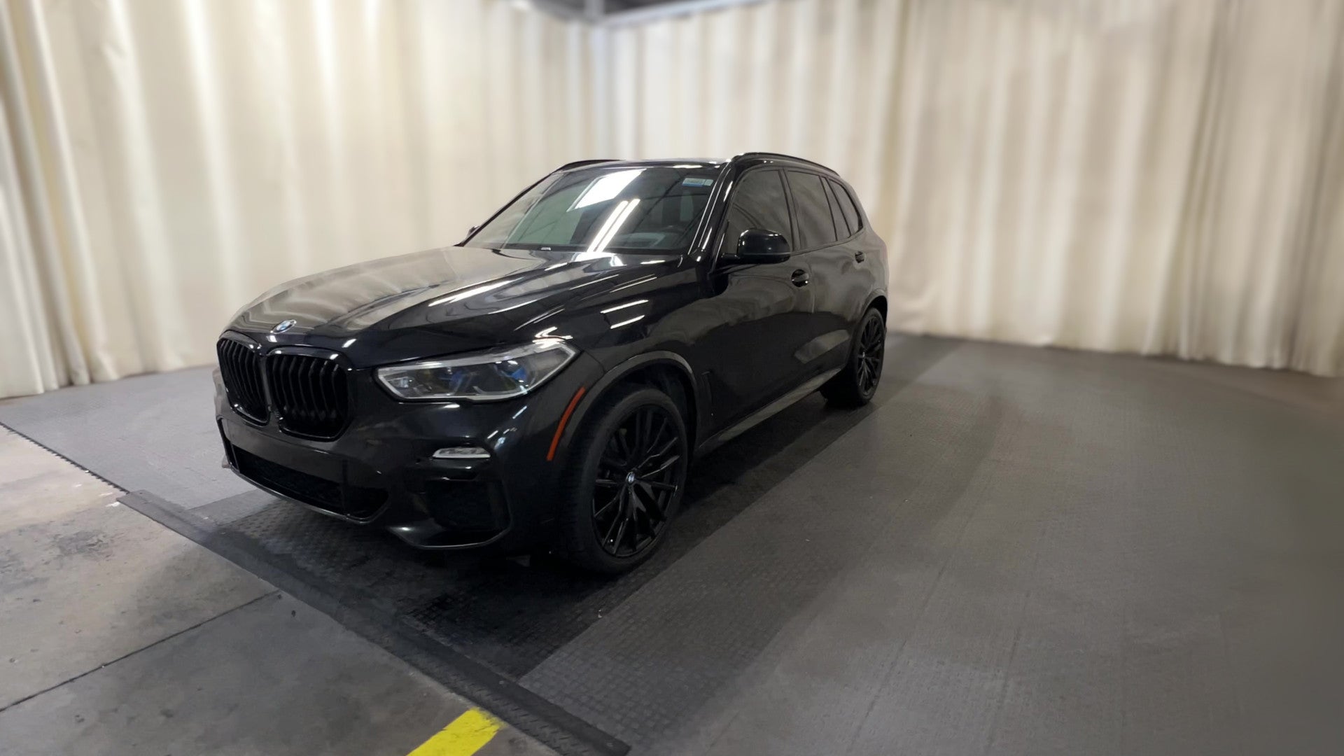 2021 BMW X5 vehicle photo