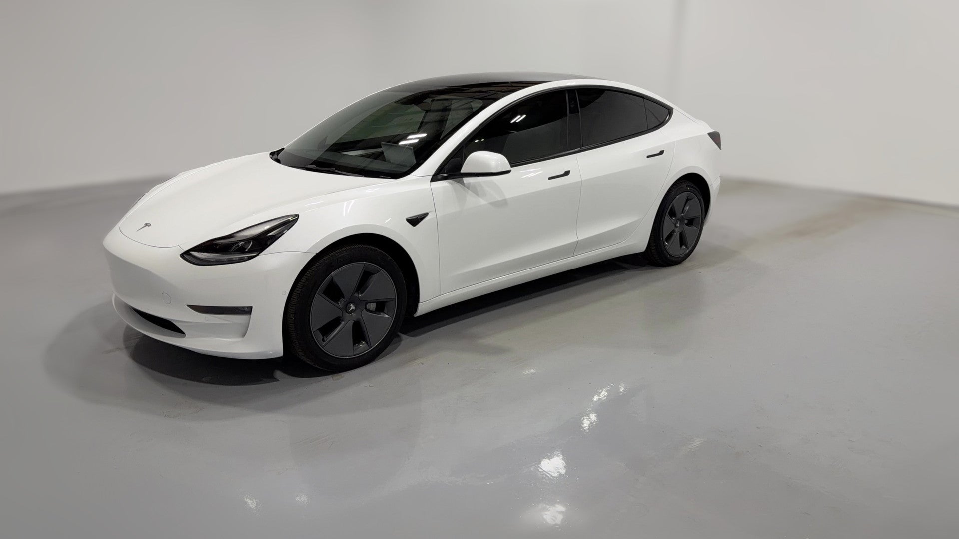 2022 Tesla Model 3 vehicle photo