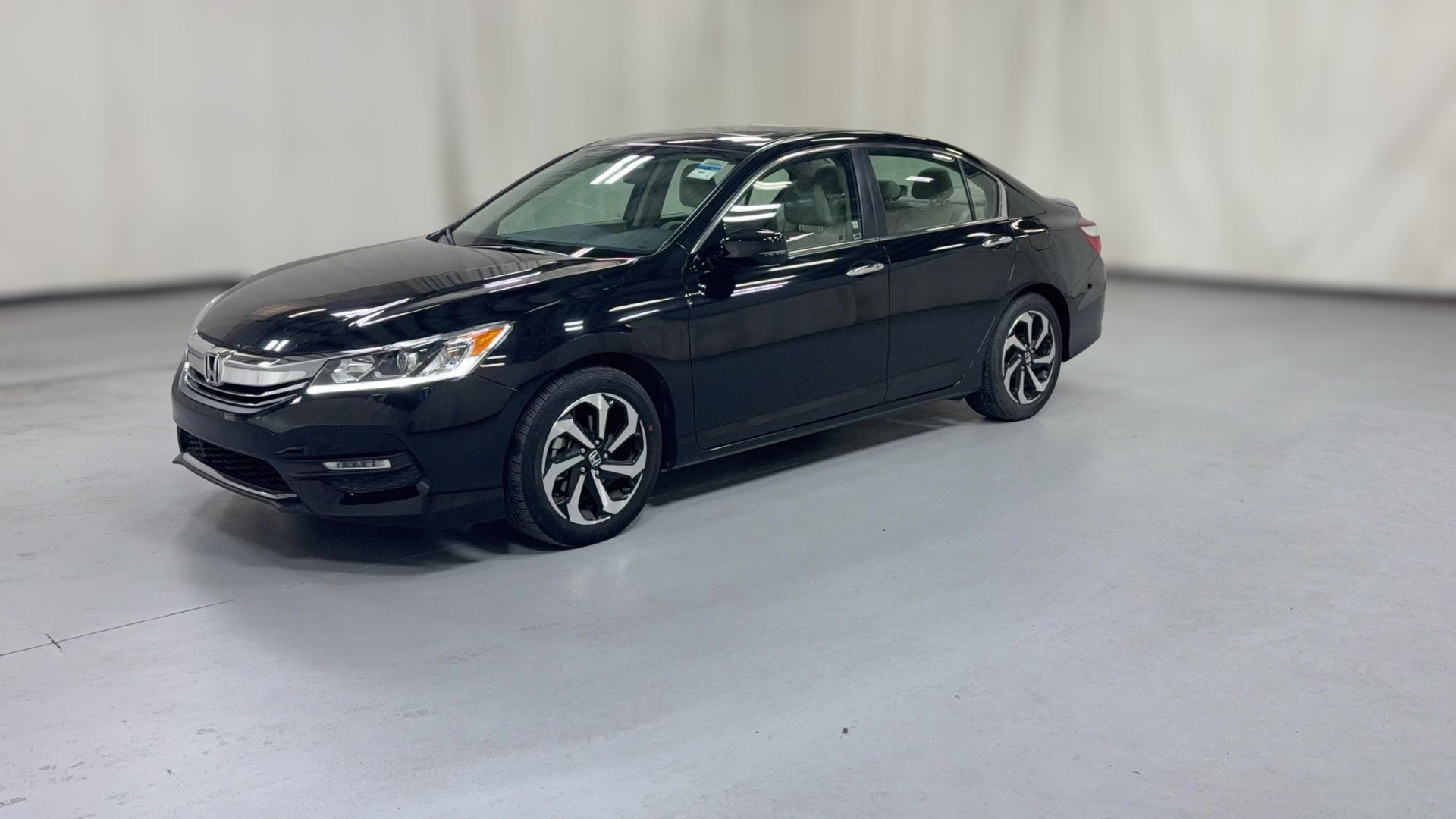 2017 Honda Accord vehicle photo