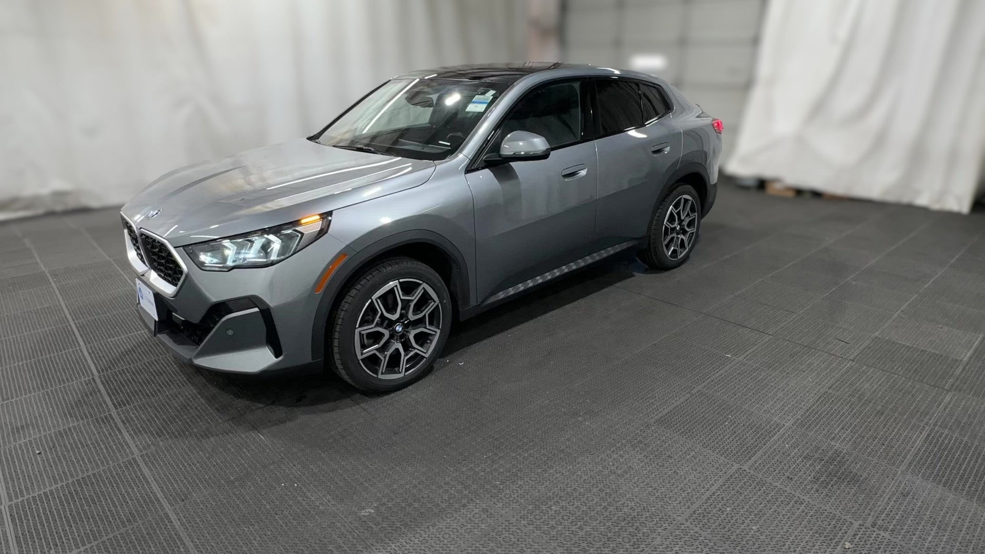 2025 BMW X2 vehicle photo