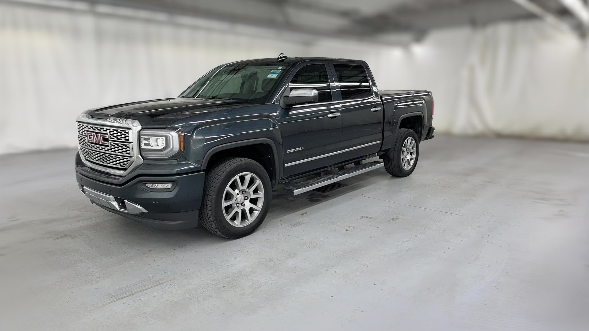2018 GMC Sierra 1500 Crew Cab vehicle photo