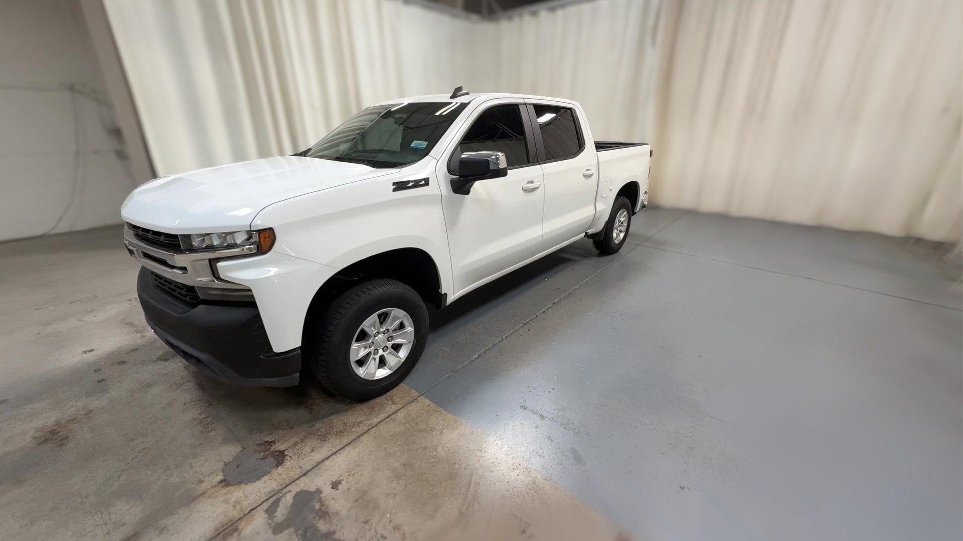 2020 Chevrolet Silverado 1500 Crew Cab vehicle photo