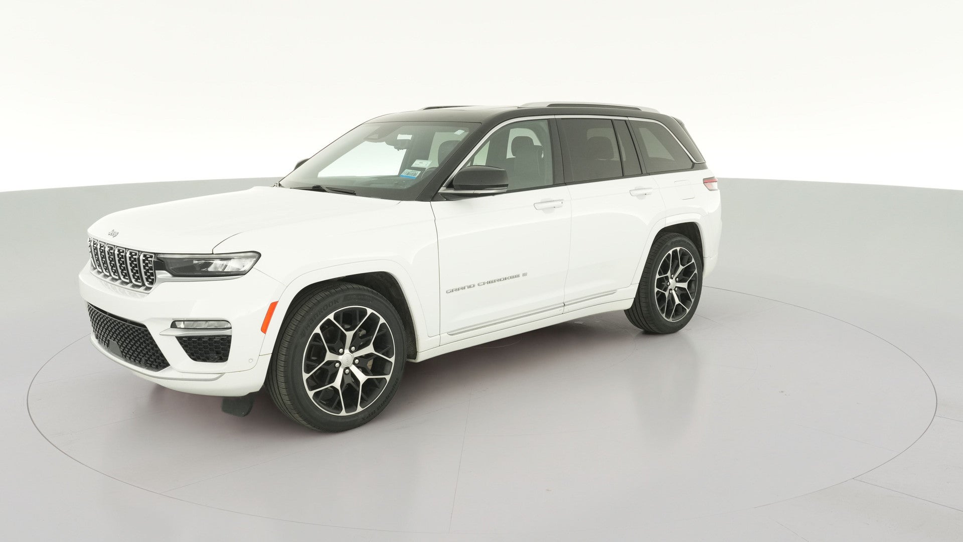 2022 Jeep Grand Cherokee vehicle photo