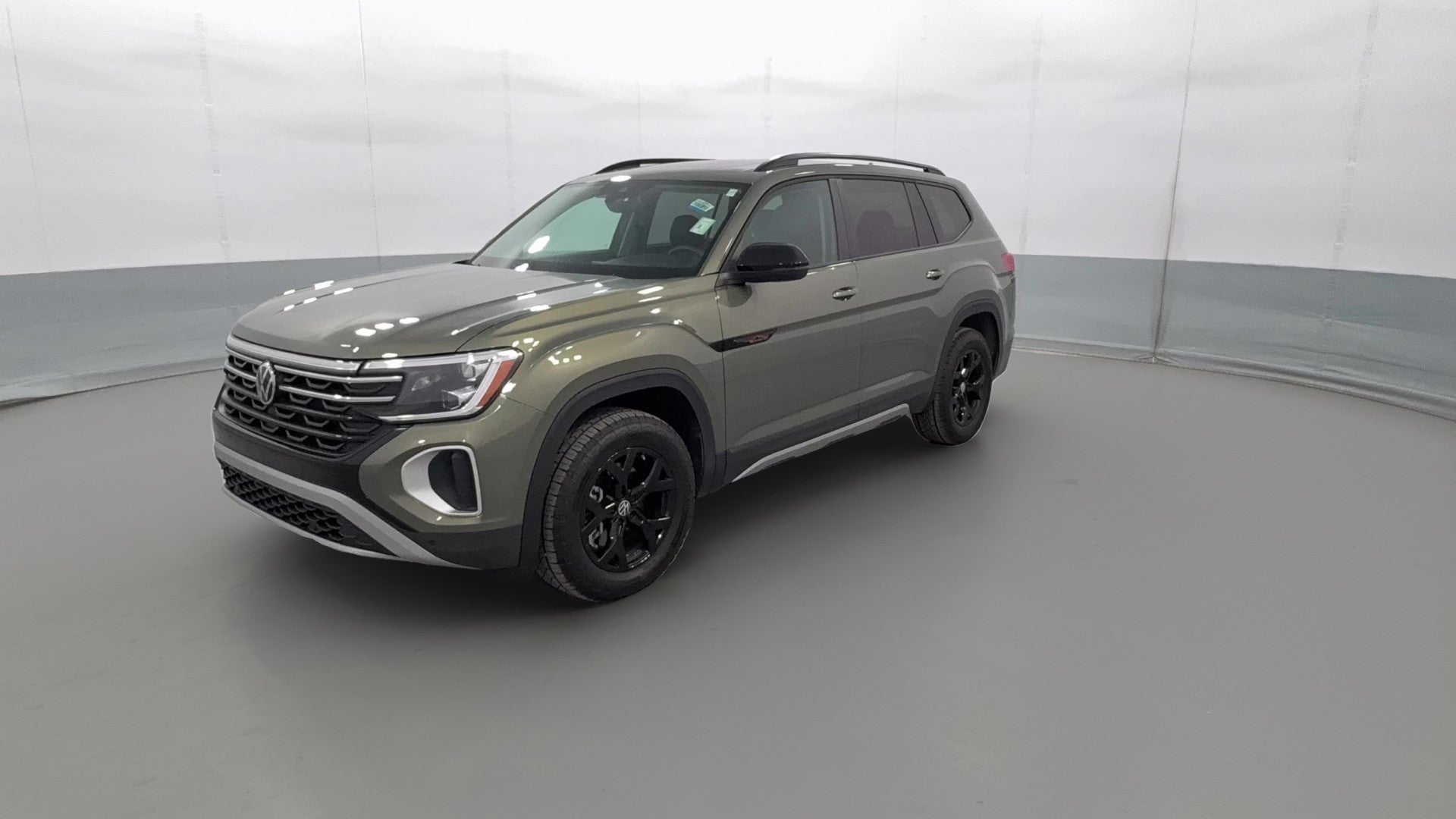 2025 Volkswagen Atlas vehicle photo