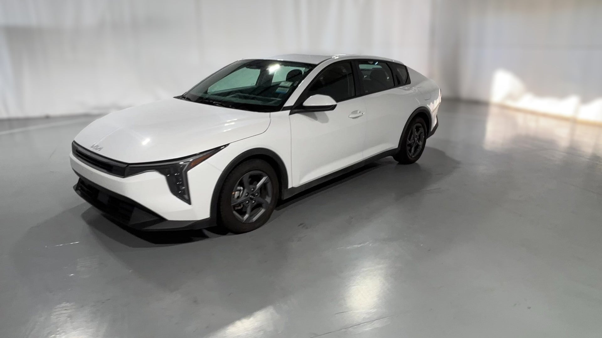 2025 Kia K4 vehicle photo