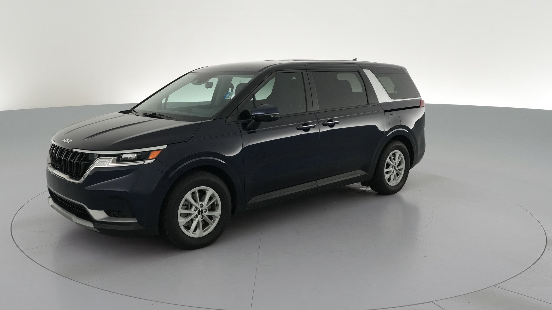 2024 Kia Carnival vehicle photo