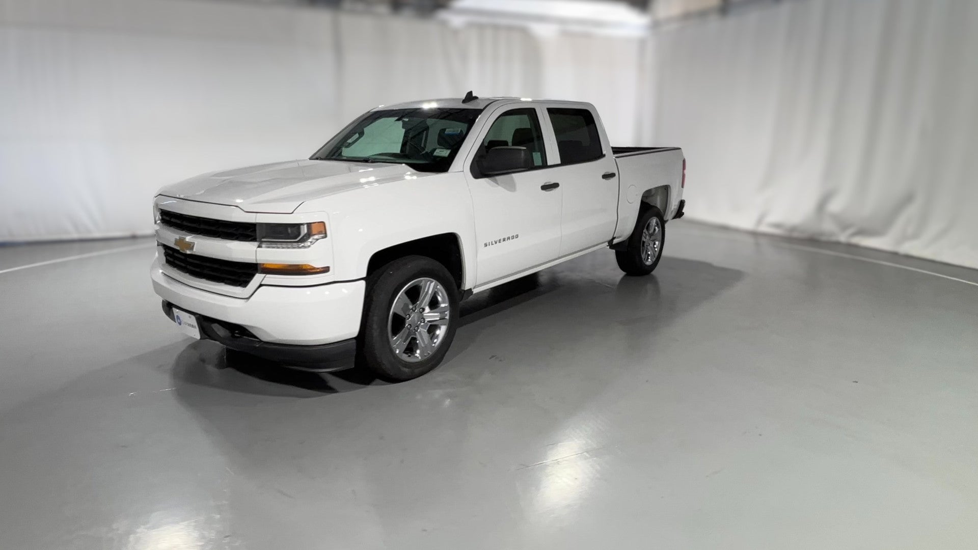 2018 Chevrolet Silverado 1500 Crew Cab vehicle photo