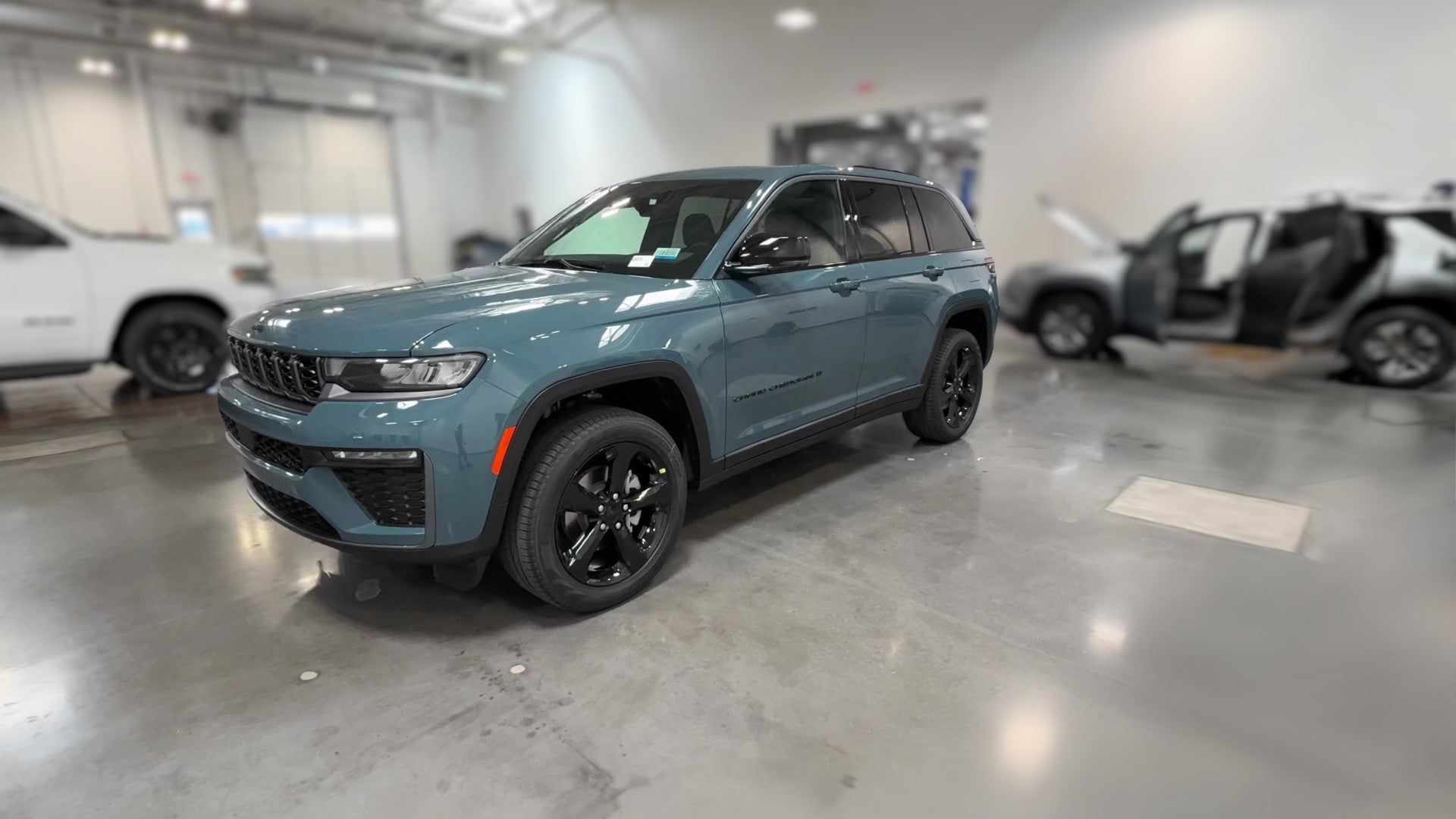 2026 Jeep Grand Cherokee vehicle photo