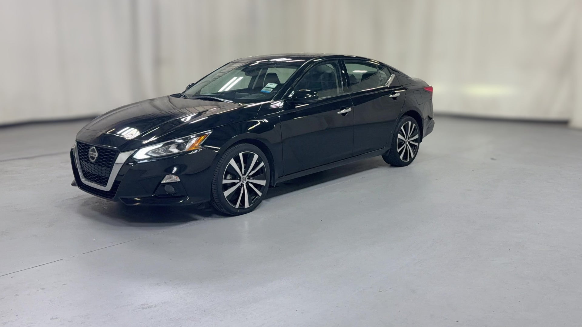 2021 Nissan Altima vehicle photo