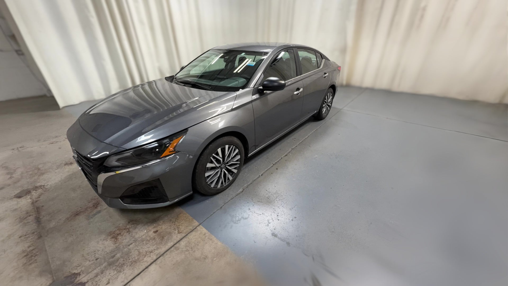 2025 Nissan Altima vehicle photo