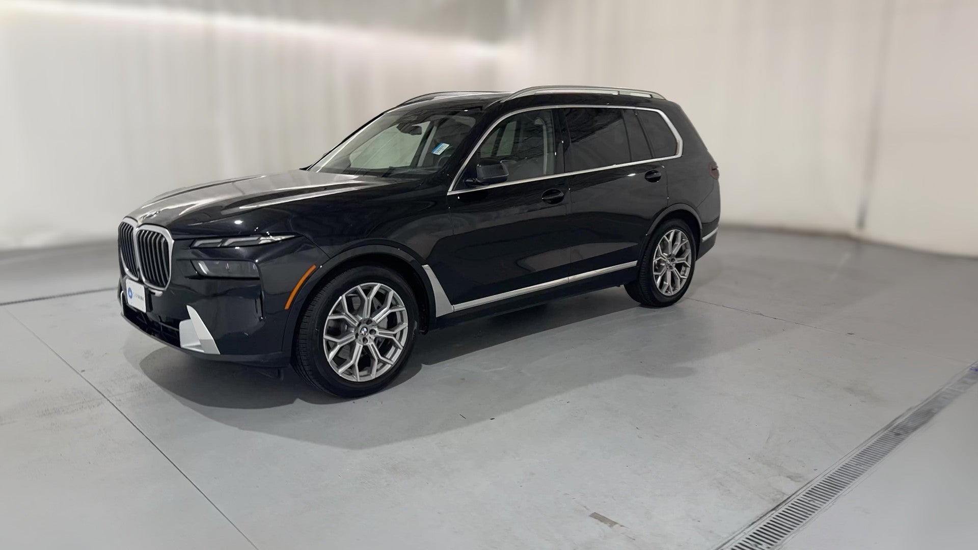 2025 BMW X7 vehicle photo