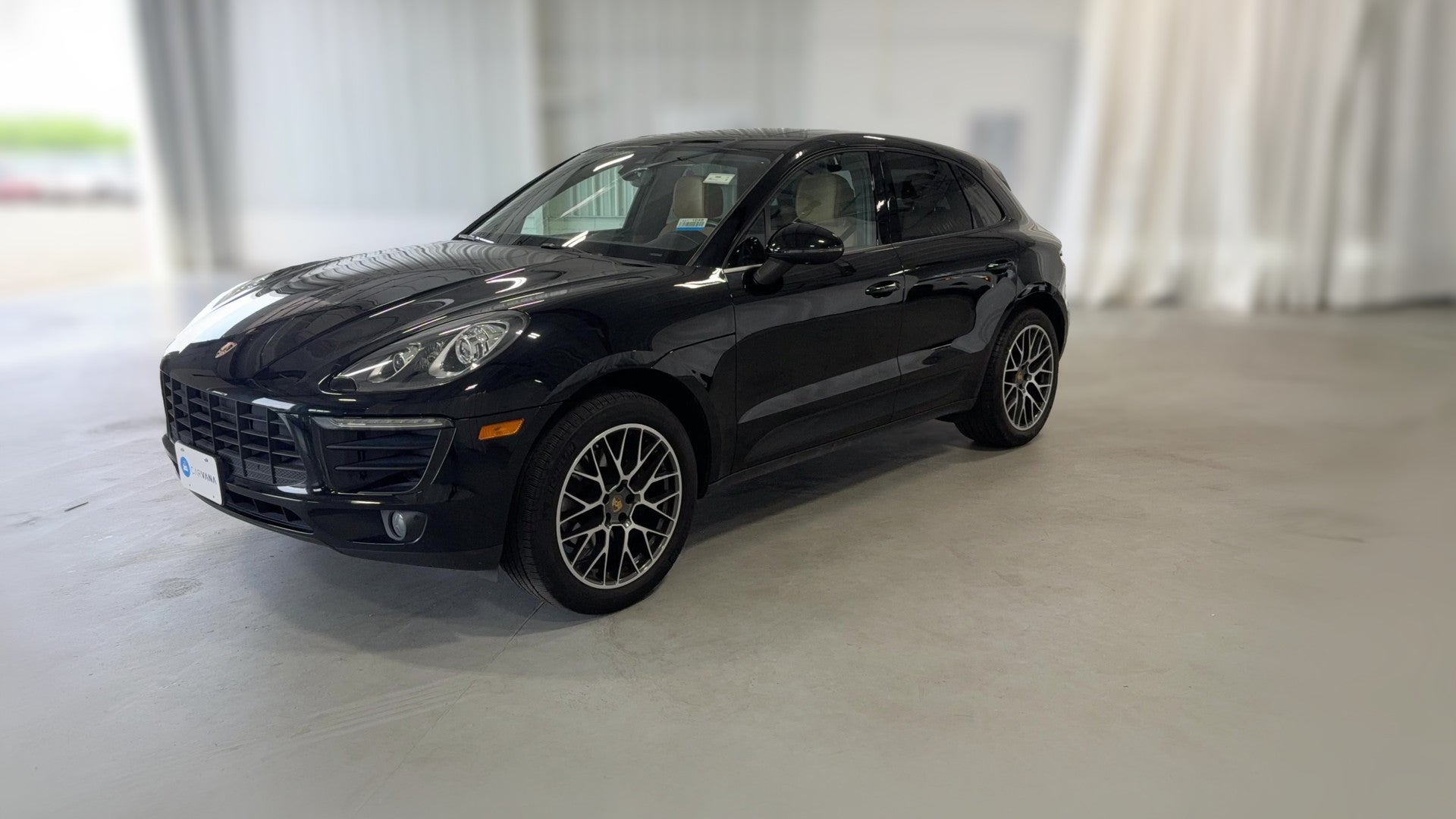 2018 Porsche Macan vehicle photo