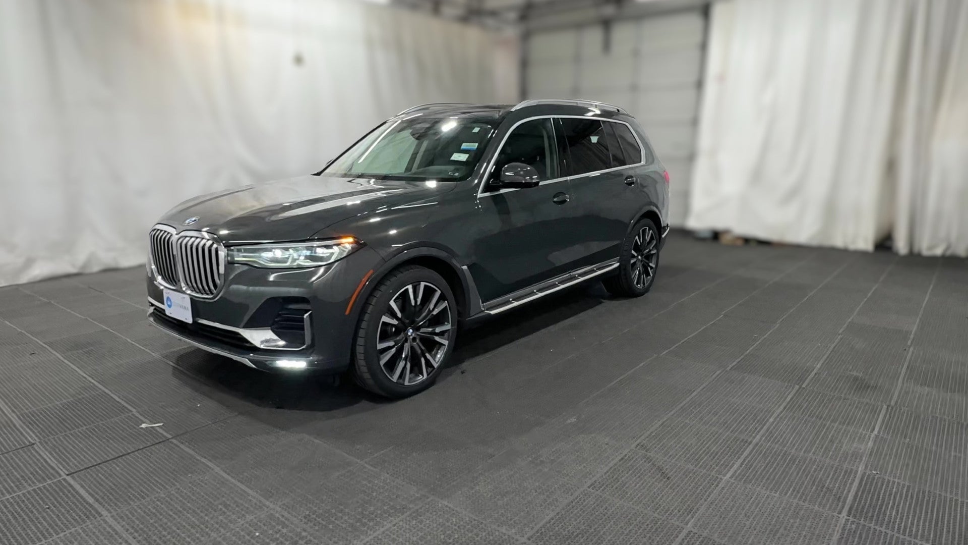 2021 BMW X7 vehicle photo