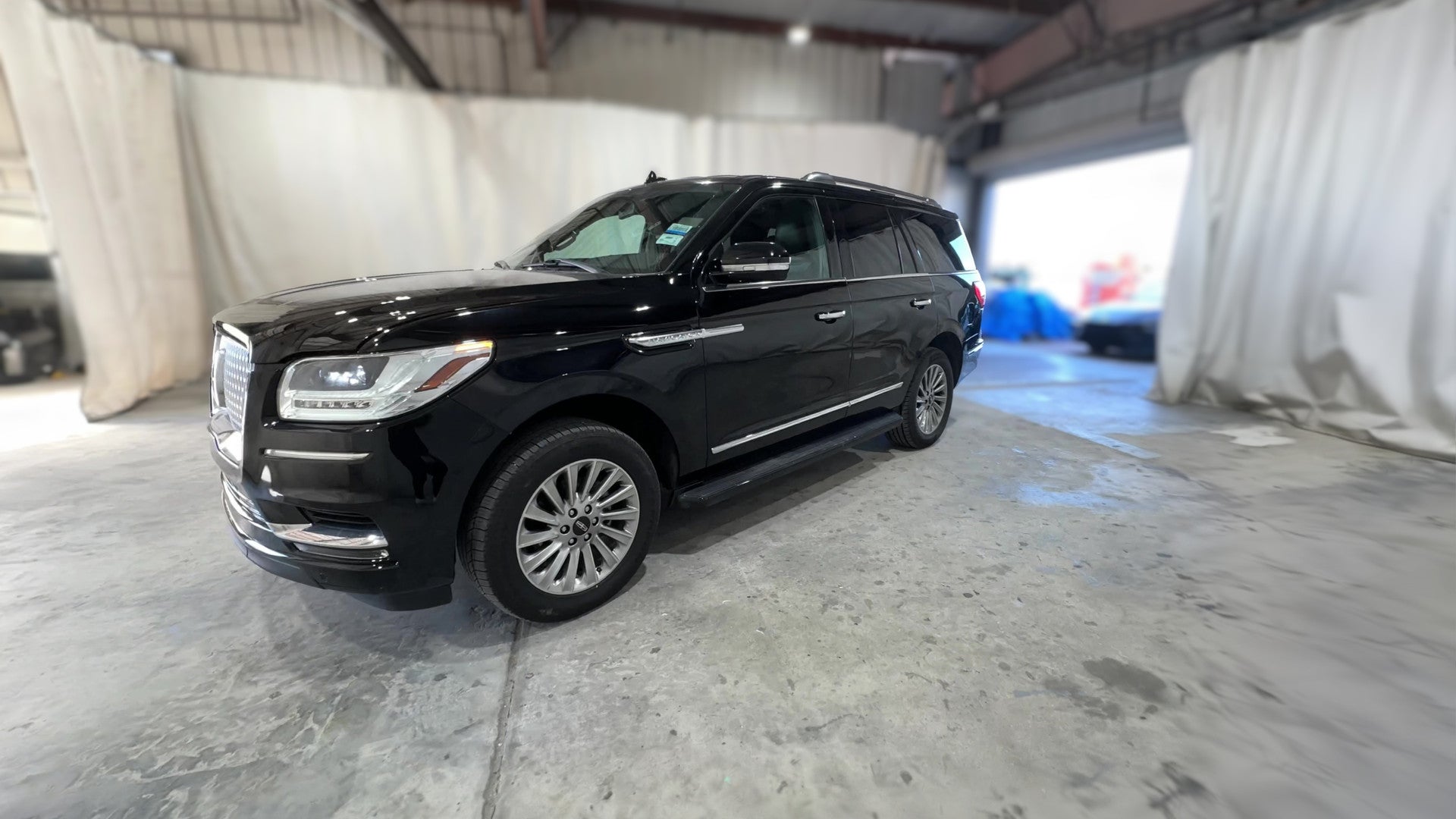 2018 Lincoln Navigator vehicle photo