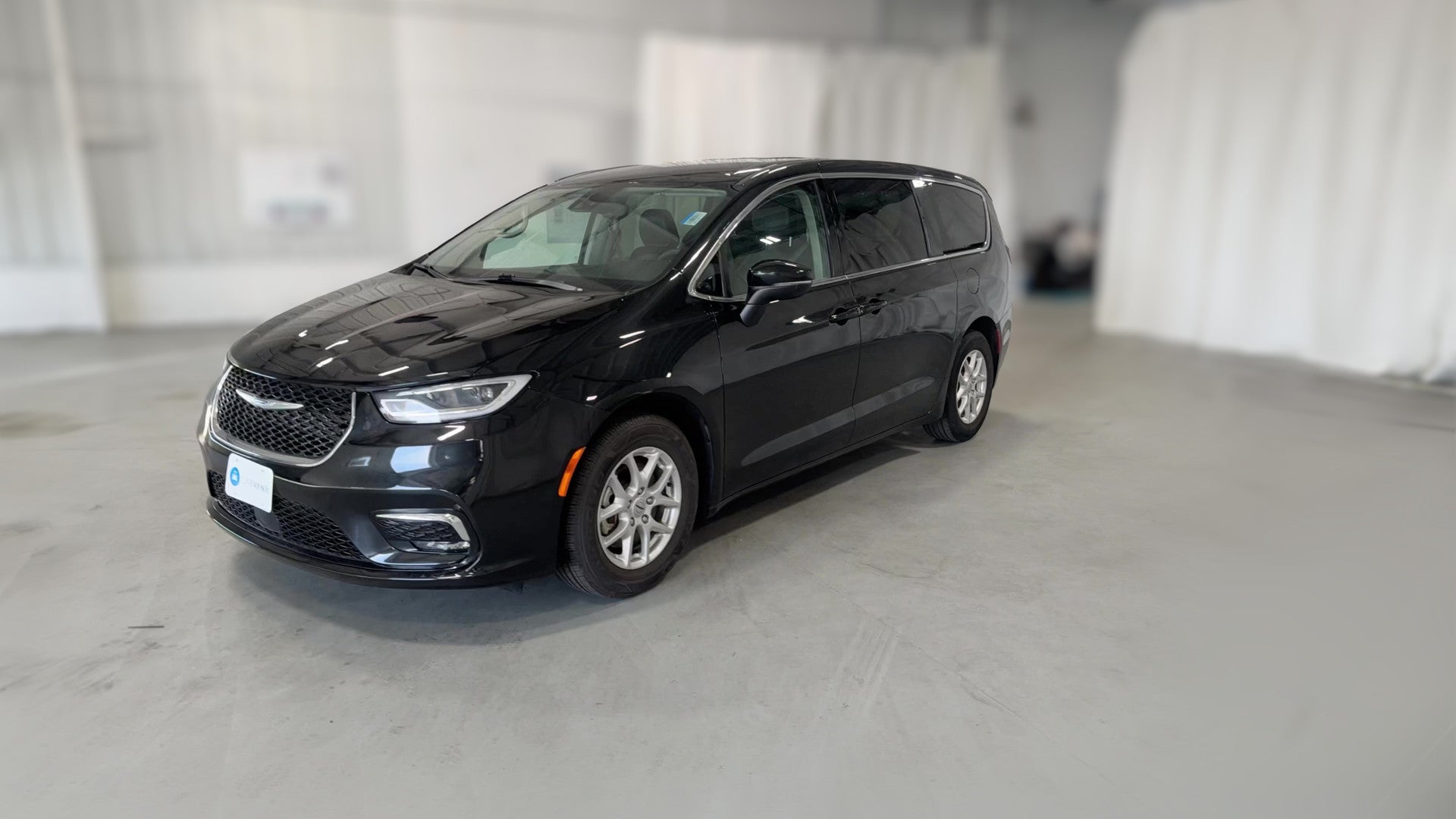 2023 Chrysler Pacifica vehicle photo
