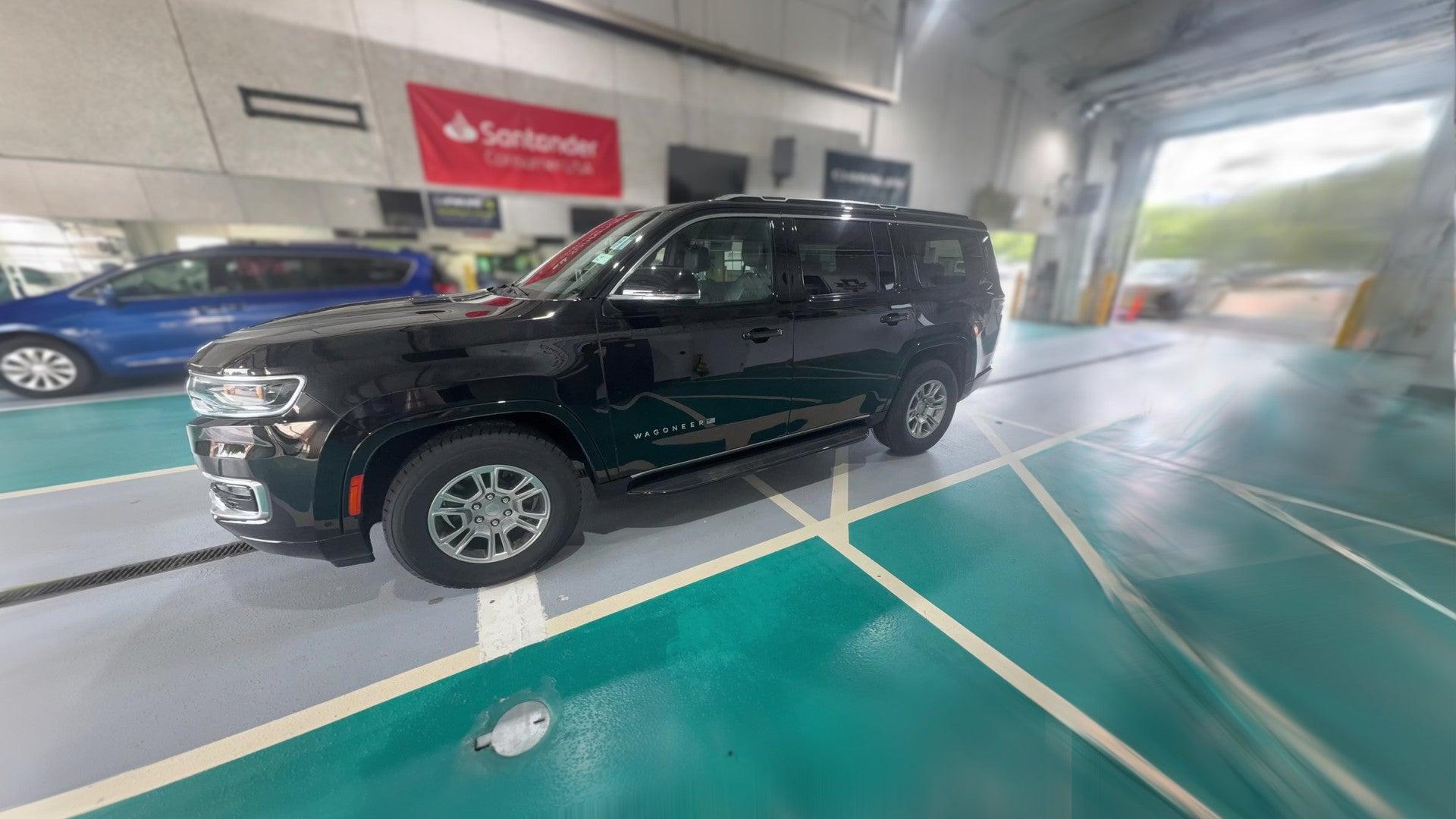 2024 Jeep Wagoneer vehicle photo