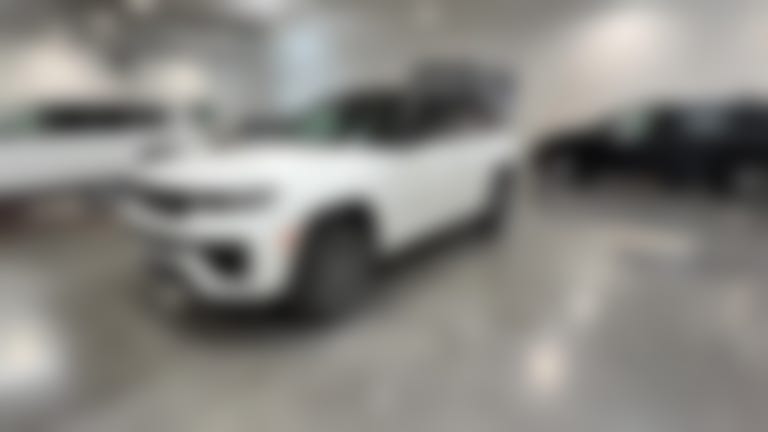 2026 Jeep Grand Cherokee vehicle photo