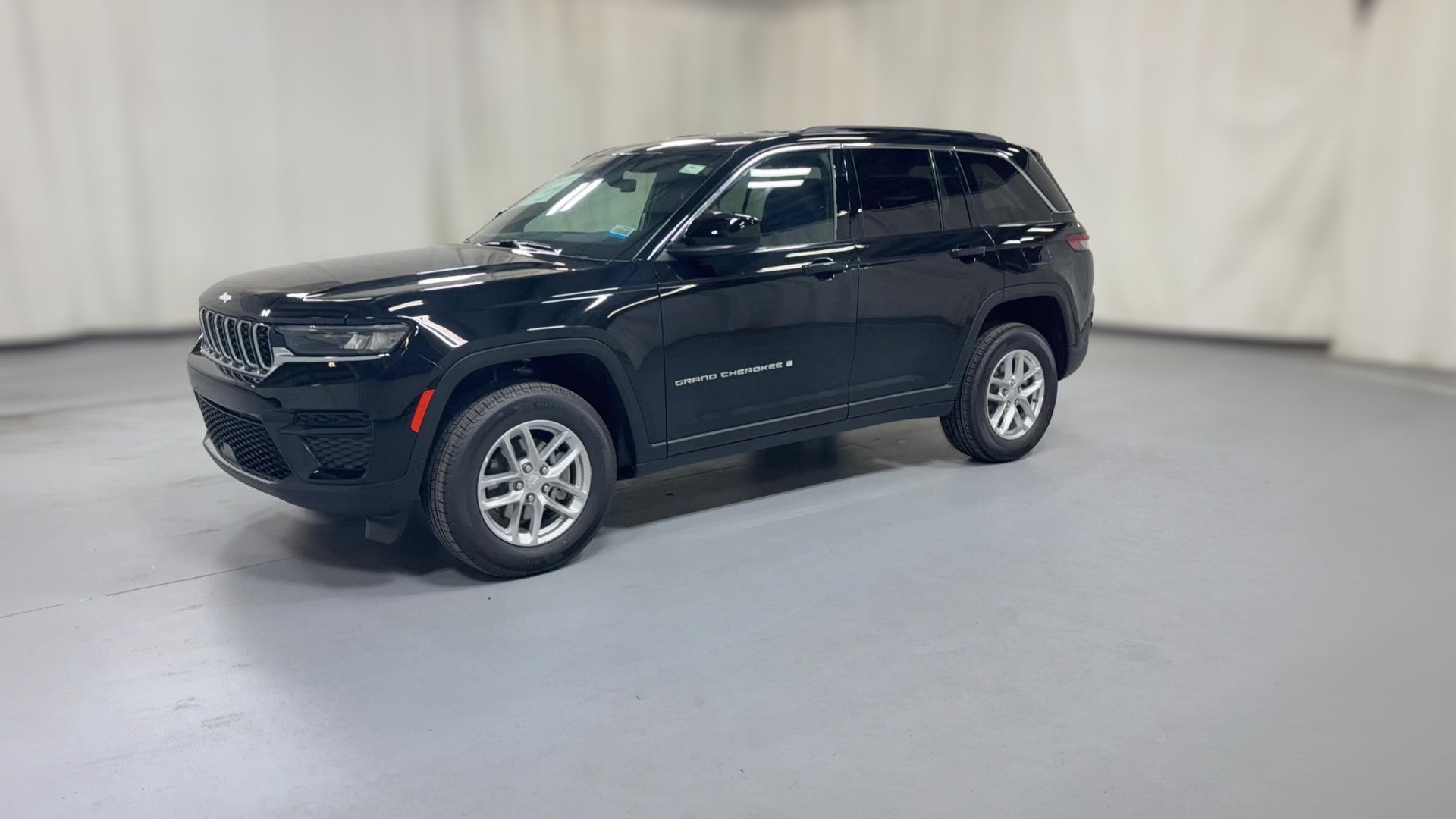 2026 Jeep Grand Cherokee vehicle photo