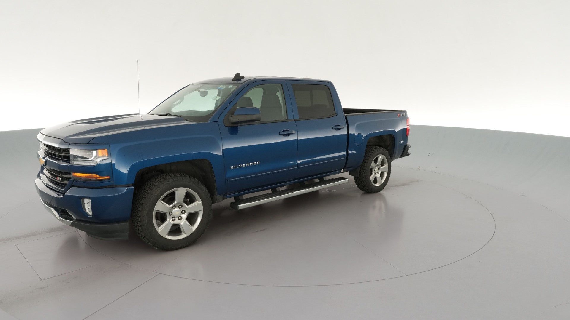 2018 Chevrolet Silverado 1500 Crew Cab vehicle photo