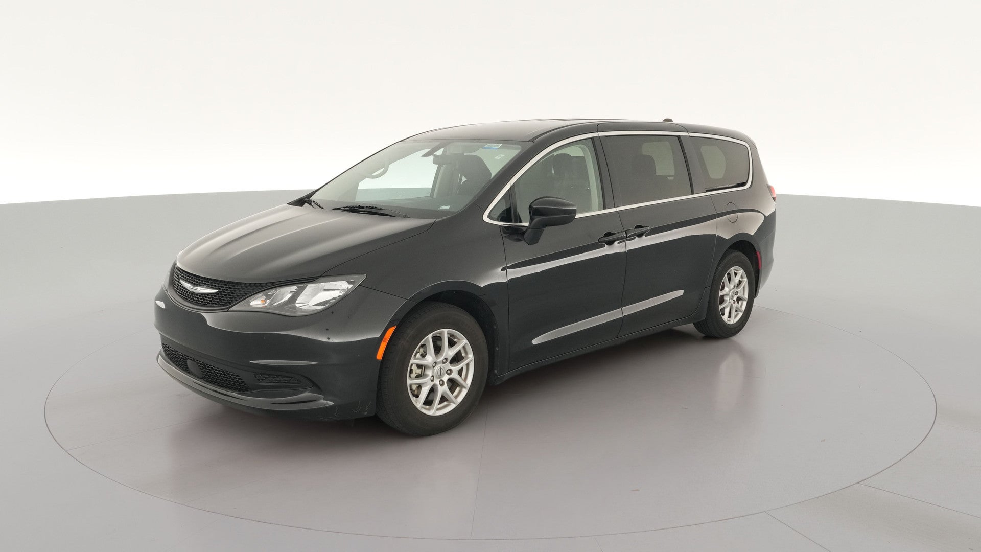 2022 Chrysler Voyager vehicle photo