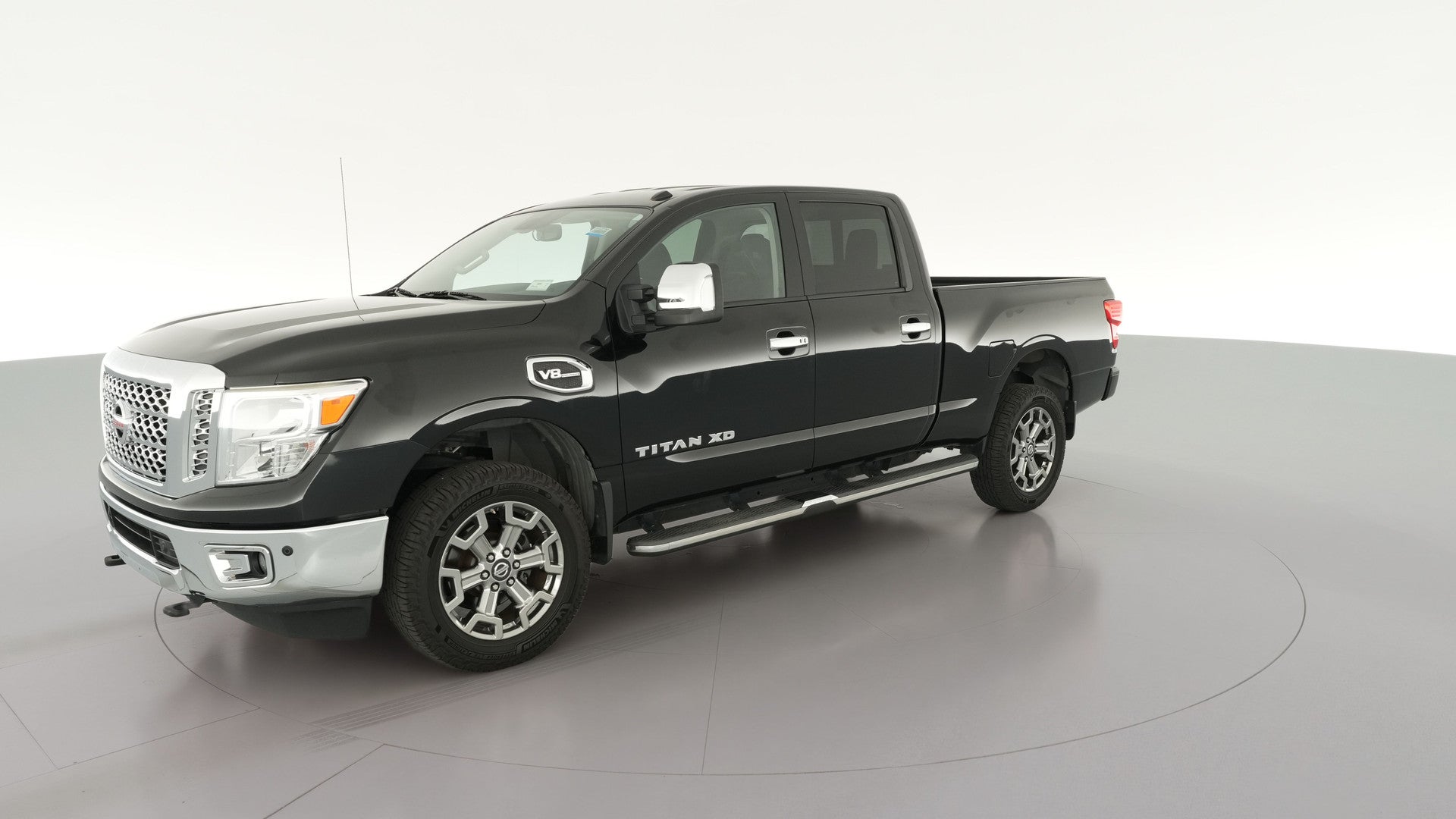 2017 Nissan TITAN XD Crew Cab vehicle photo
