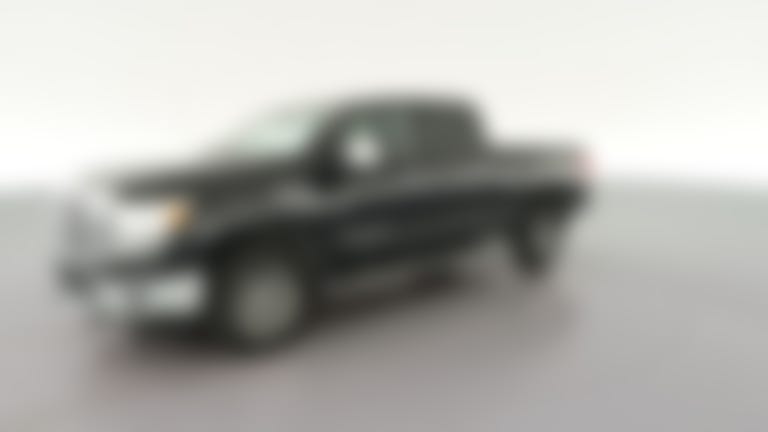 2017 Nissan TITAN XD Crew Cab vehicle photo