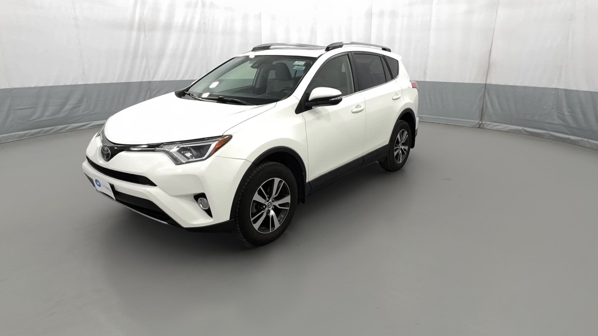 2018 Toyota RAV4 vehicle photo